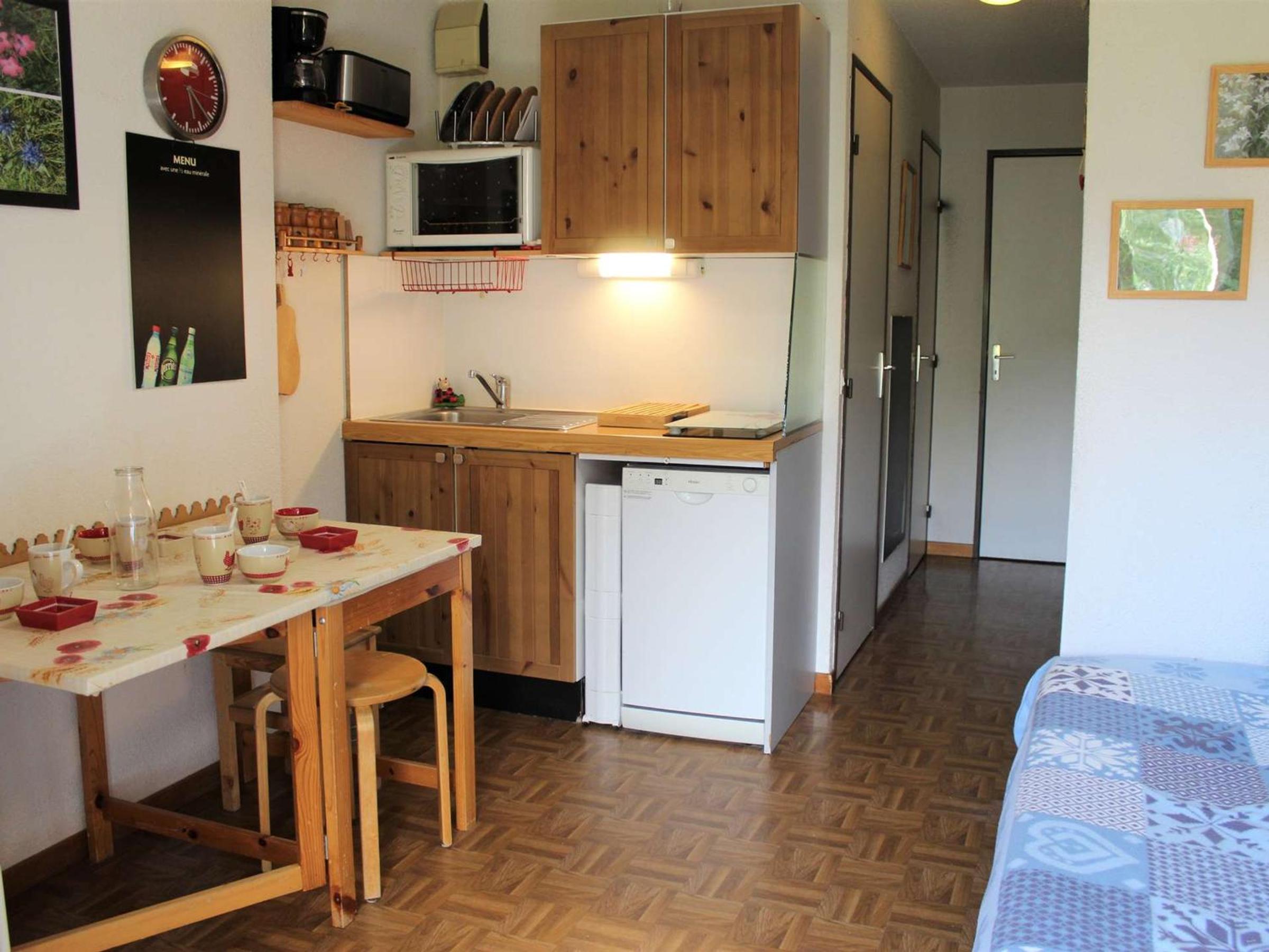 Charmant T2 à Vars Sainte Marie, balcon sud, à 300m des pistes, navettes gratuites, animaux acceptés - FR-1-330B-196 Images
