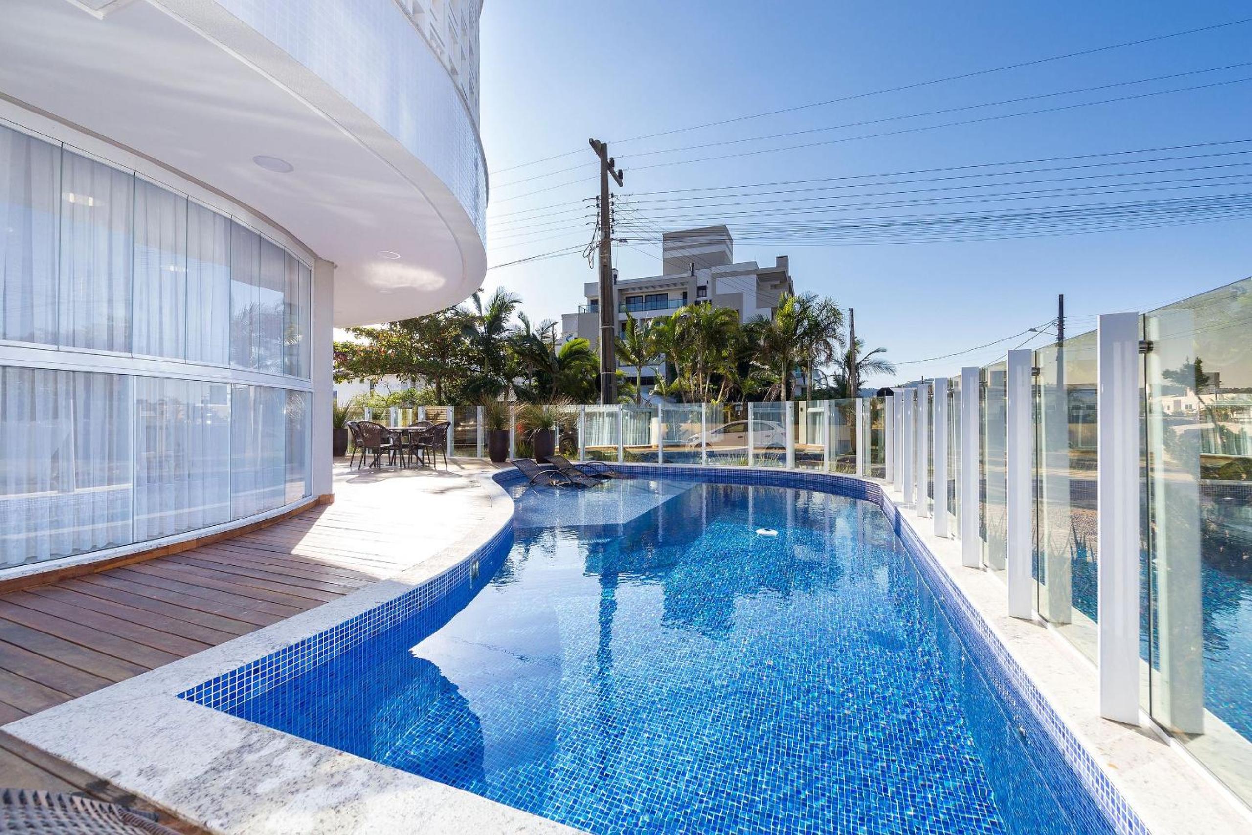 Puntarenas 204 - Excelente apartamento 2 suítes - Finamente mobiliado e decorado - À poucos metros da praia Images