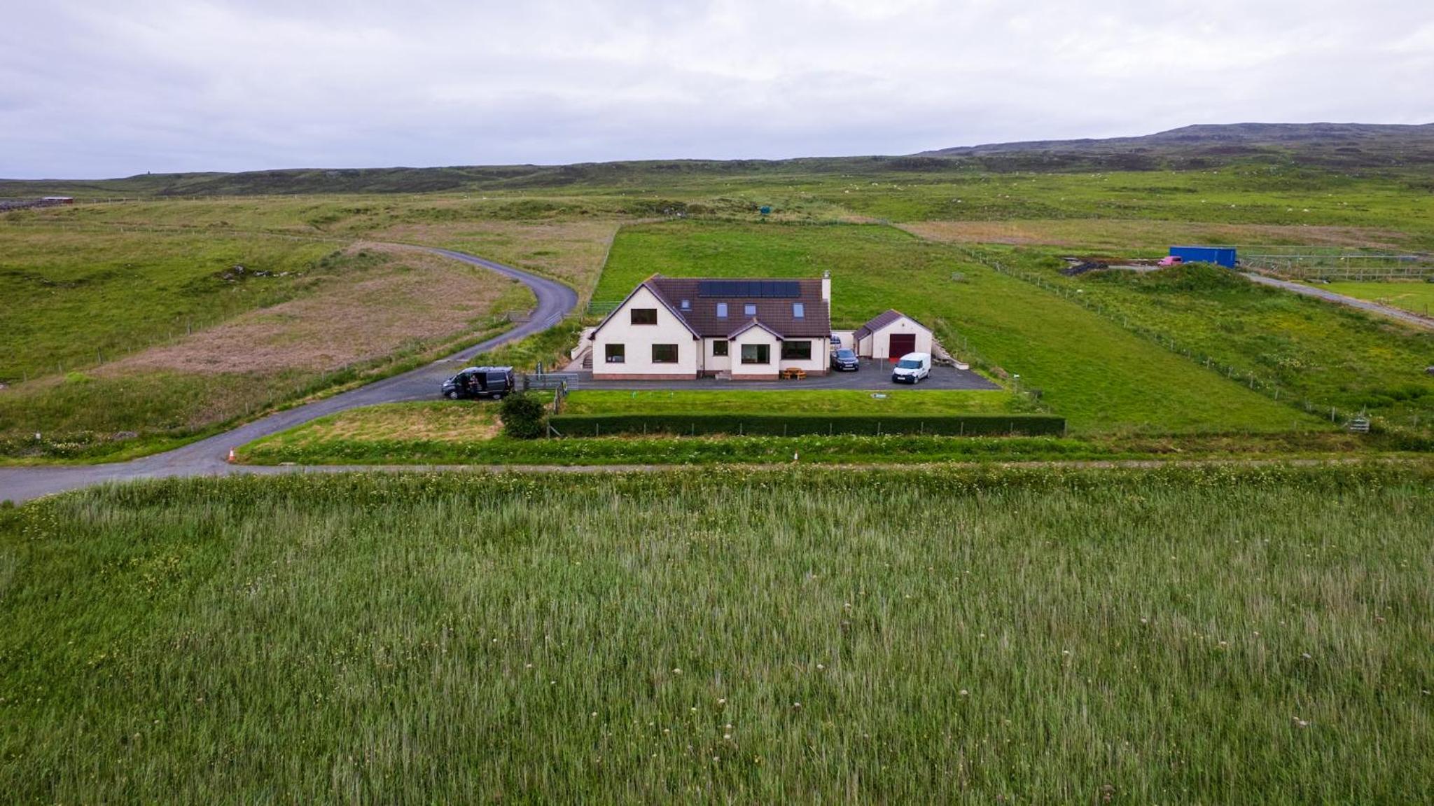 Trumpan Cottage Images