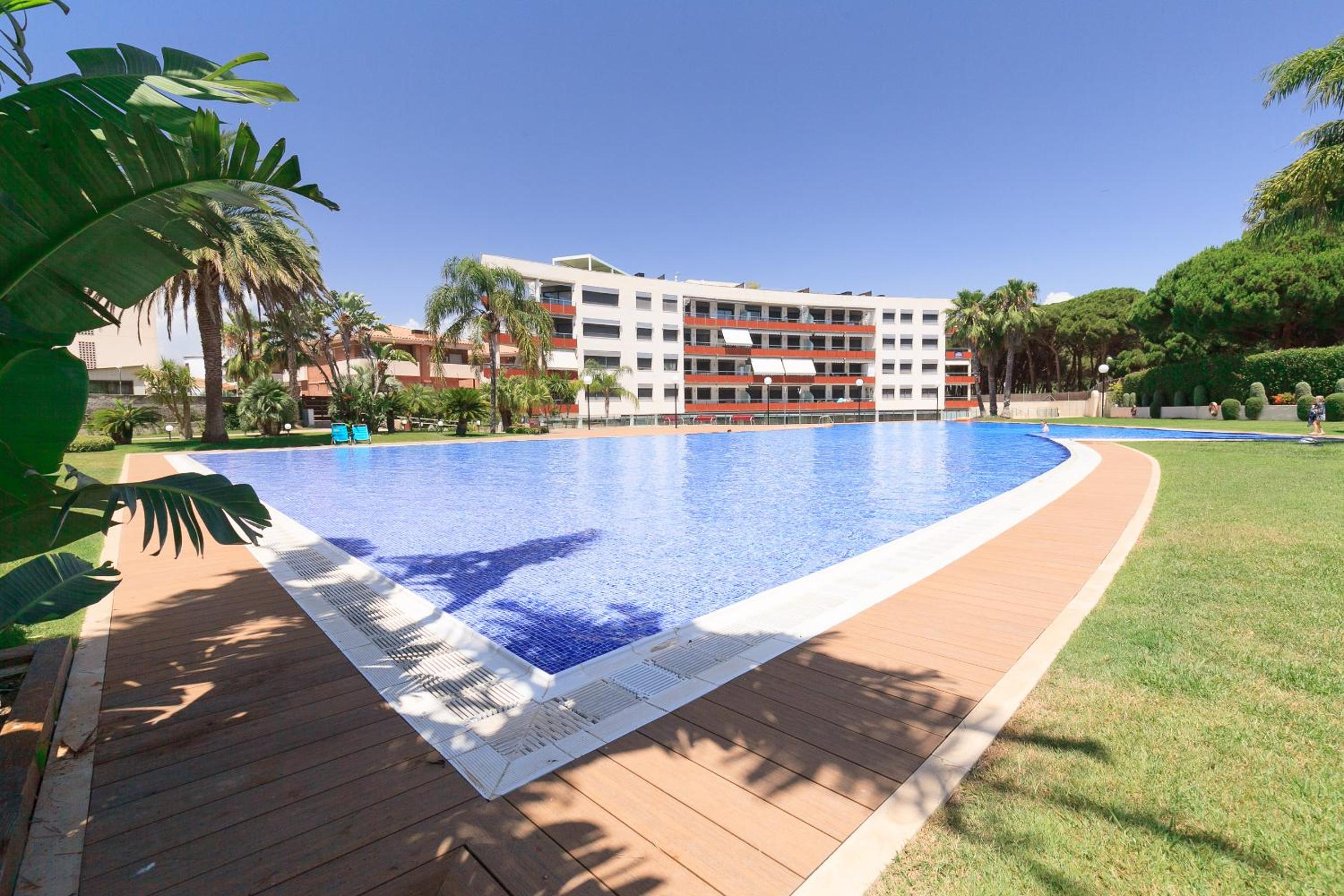 UHC SOL CAMBRILS PARK Images