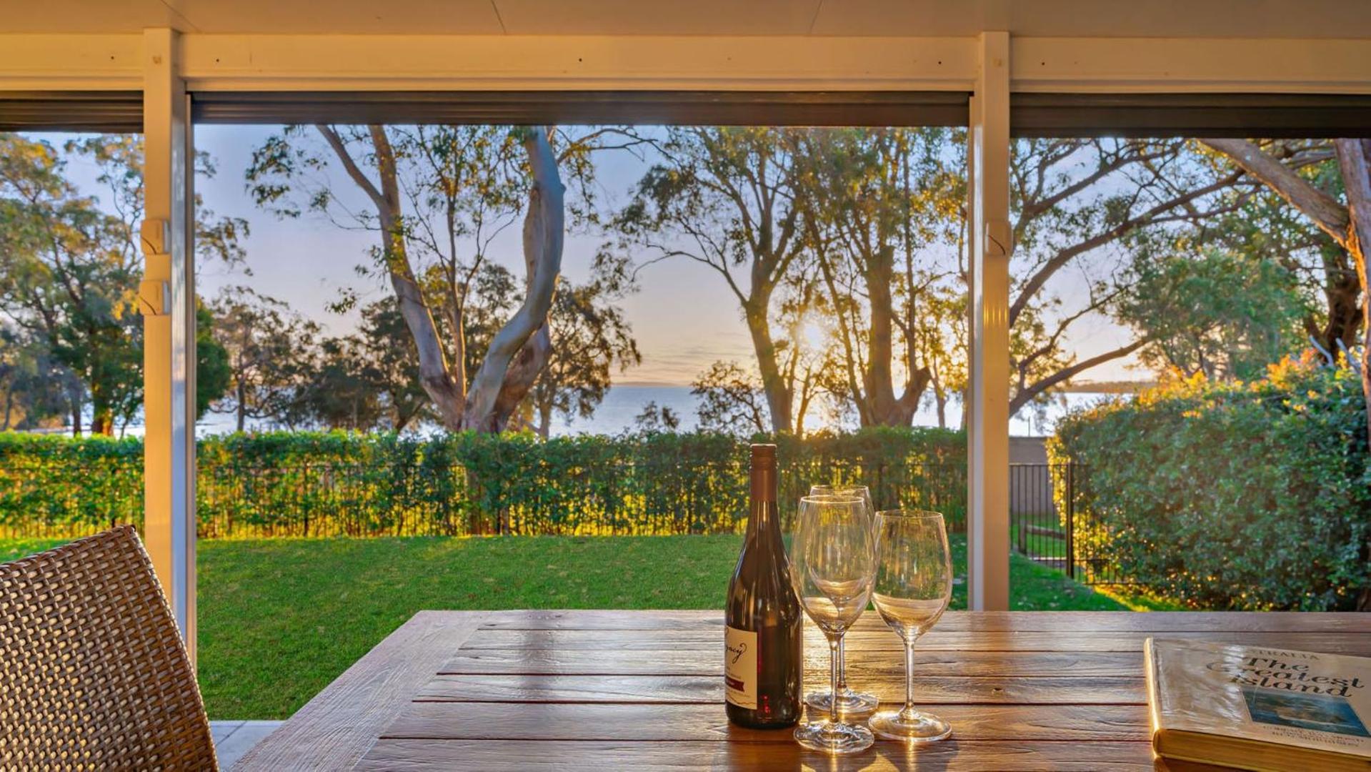 Sunset Beach Luxury 24 Images