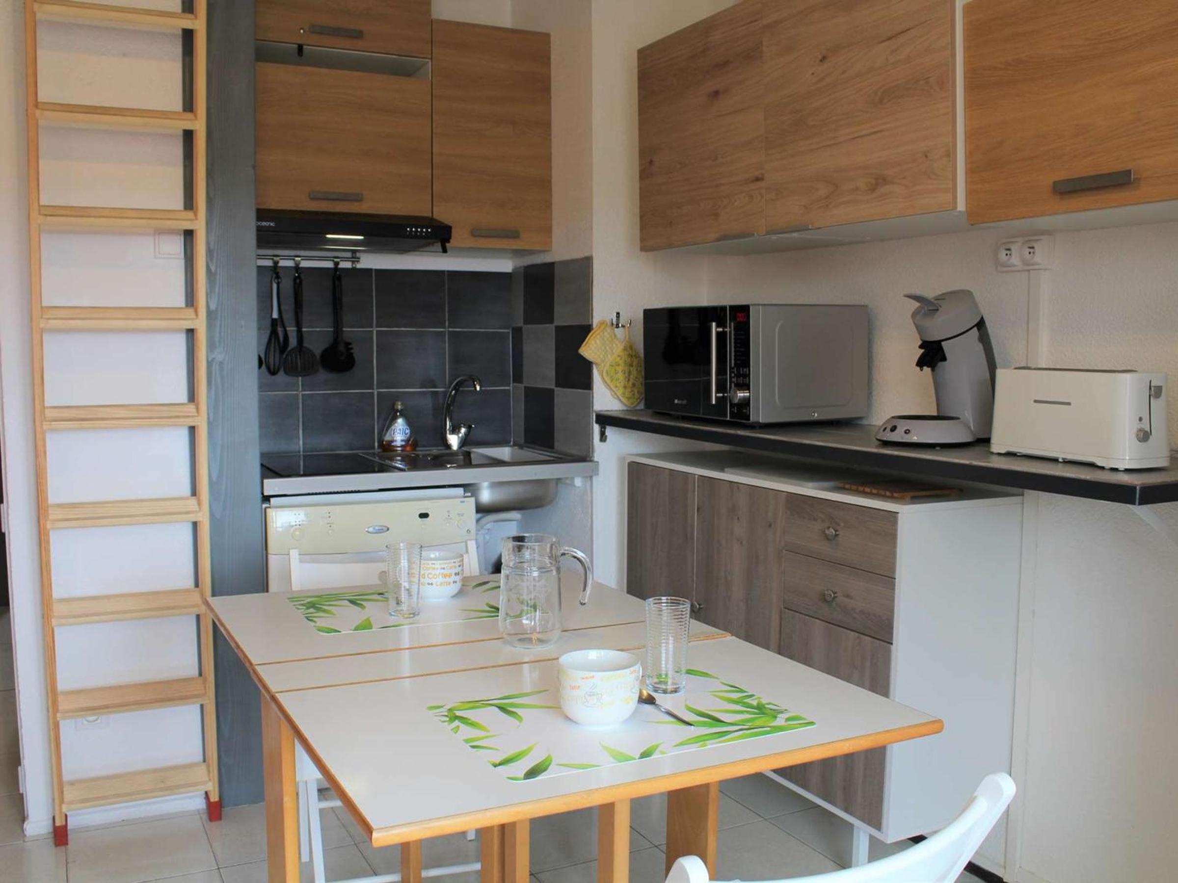Studio Cabine Mezzanine - À 400m de la Plage - Confort avec Balcon Ventilé - FR-1-229C-58 Images