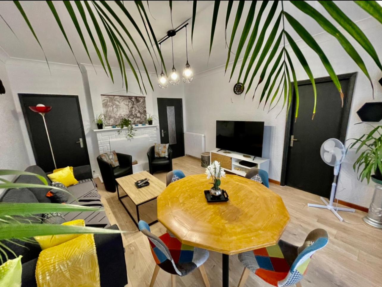 Très grand appartement à 10 min à pied du centre Images