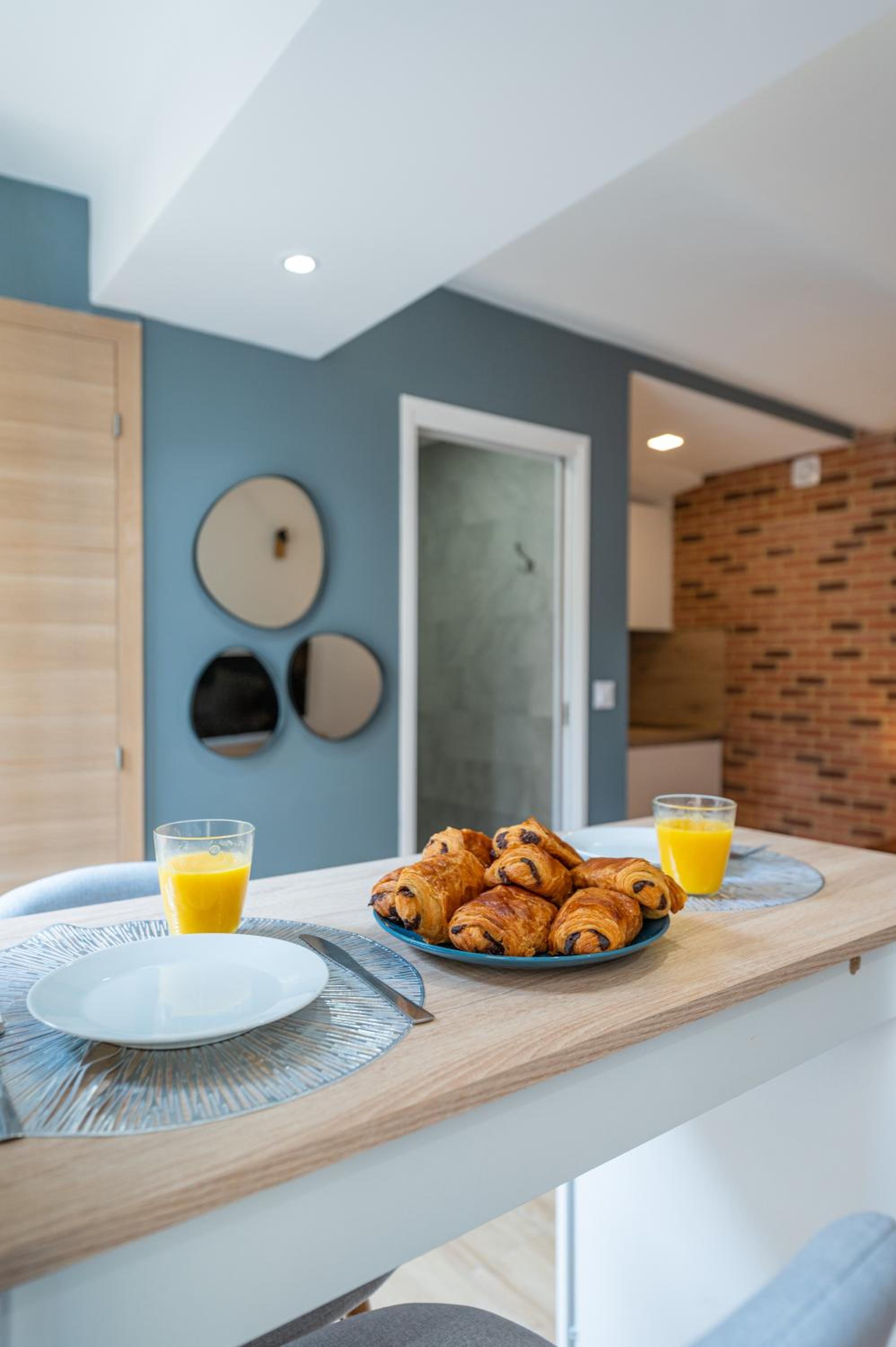 COSY STUDIO RENOVÉ 150m de MONACO Images