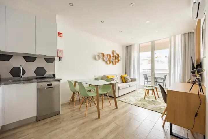 Timeless Beach III Apartment Images