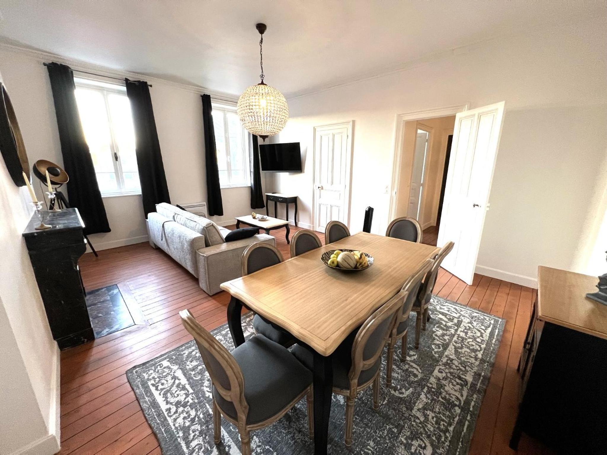 l'Hôtel des Ventes Reims Chativesle Images