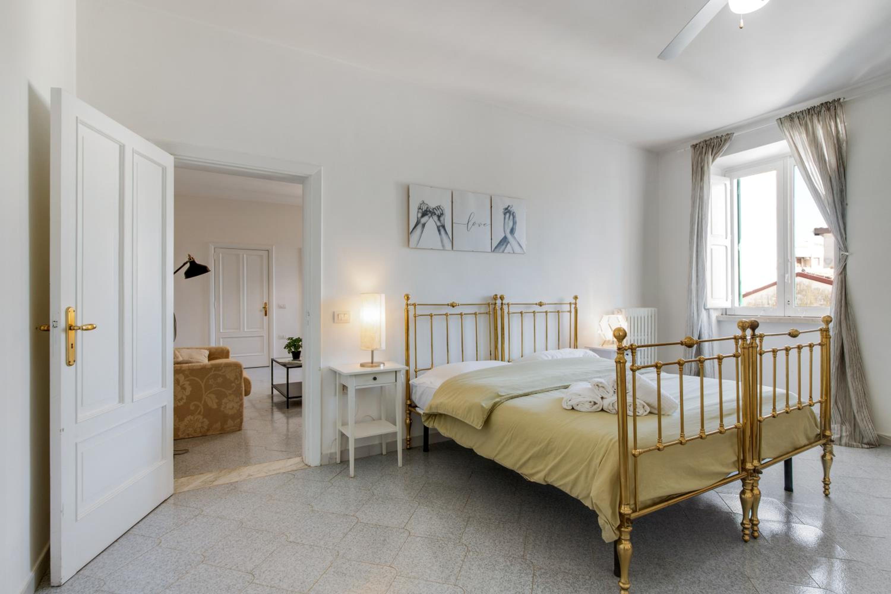 A due passi dal ponte Apartment - Affitti Brevi Italia Images