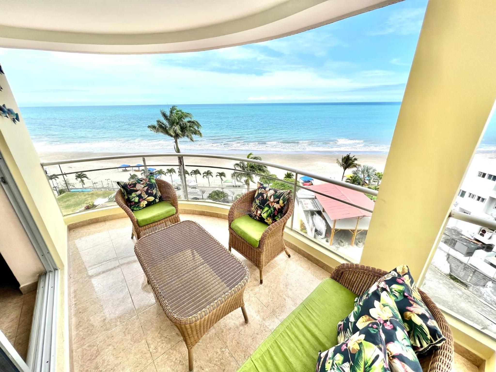 Encantador departamento frente al mar con WIFI Images