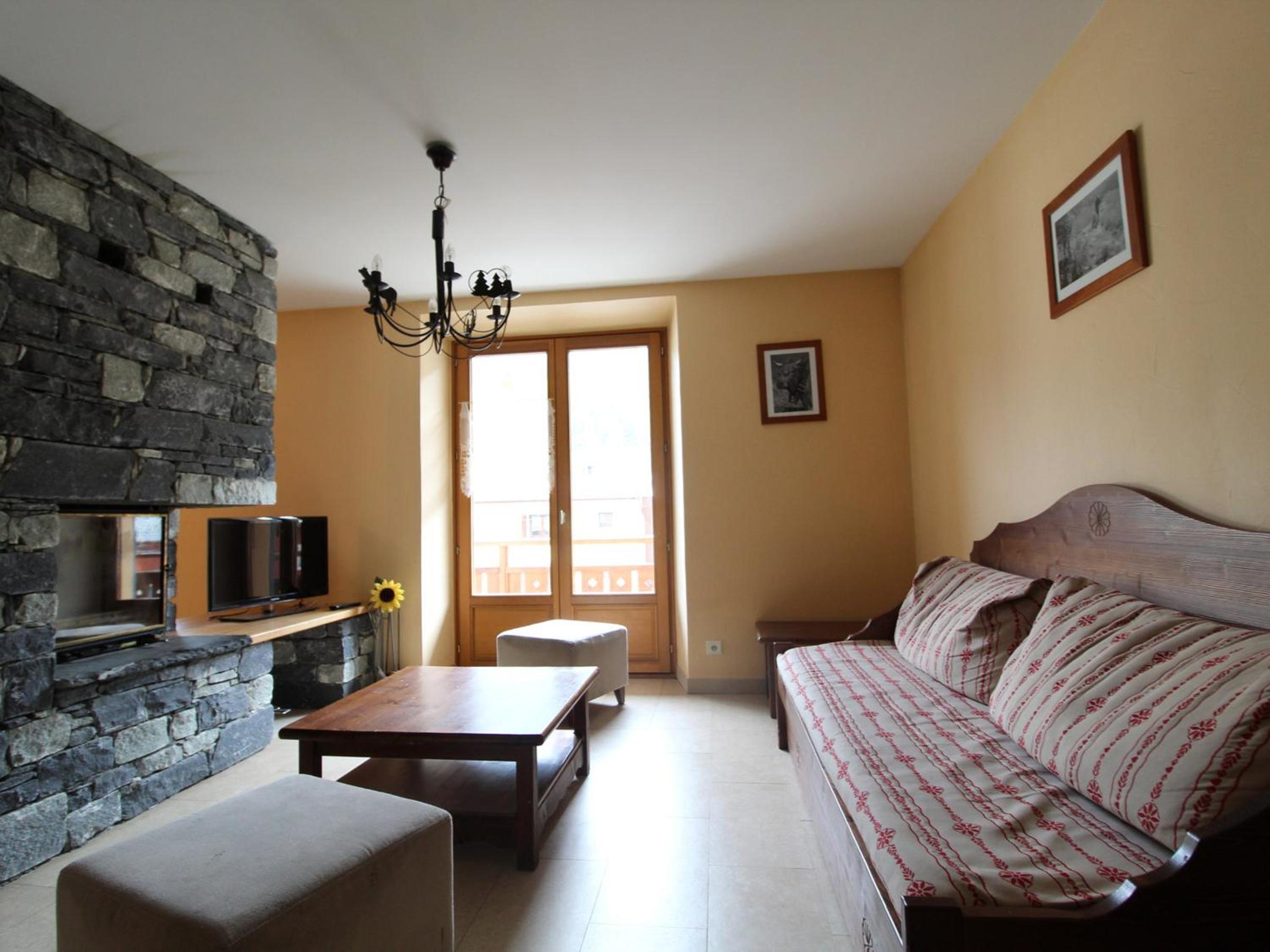 Spacieux duplex 10 pers à Lanslebourg avec cheminée, WIFI, 4 chambres - FR-1-508-43 Images