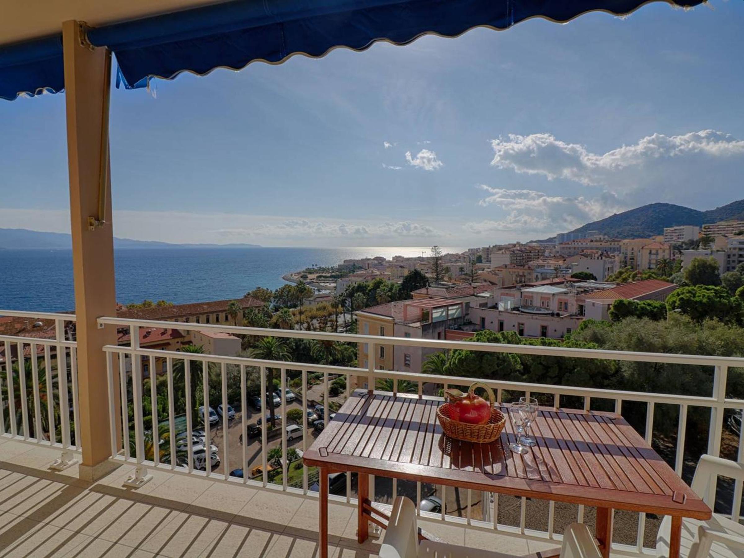 Appartement 2 pièces avec parking à Ajaccio - FR-1-61-474 Images