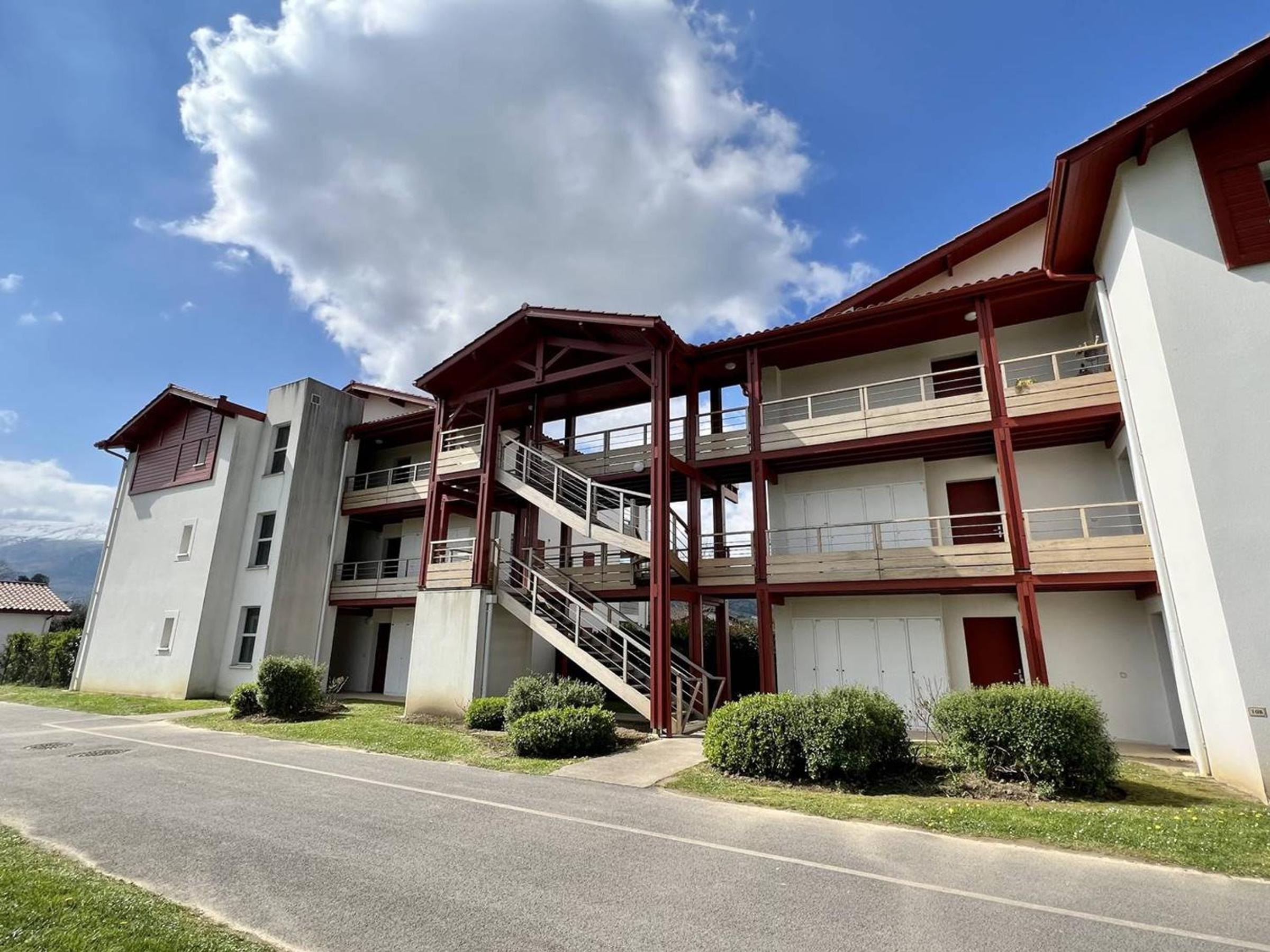 Charmant T2, balcon, parking, ascenseur, internet - Itxassou - FR-1-495-47 Images