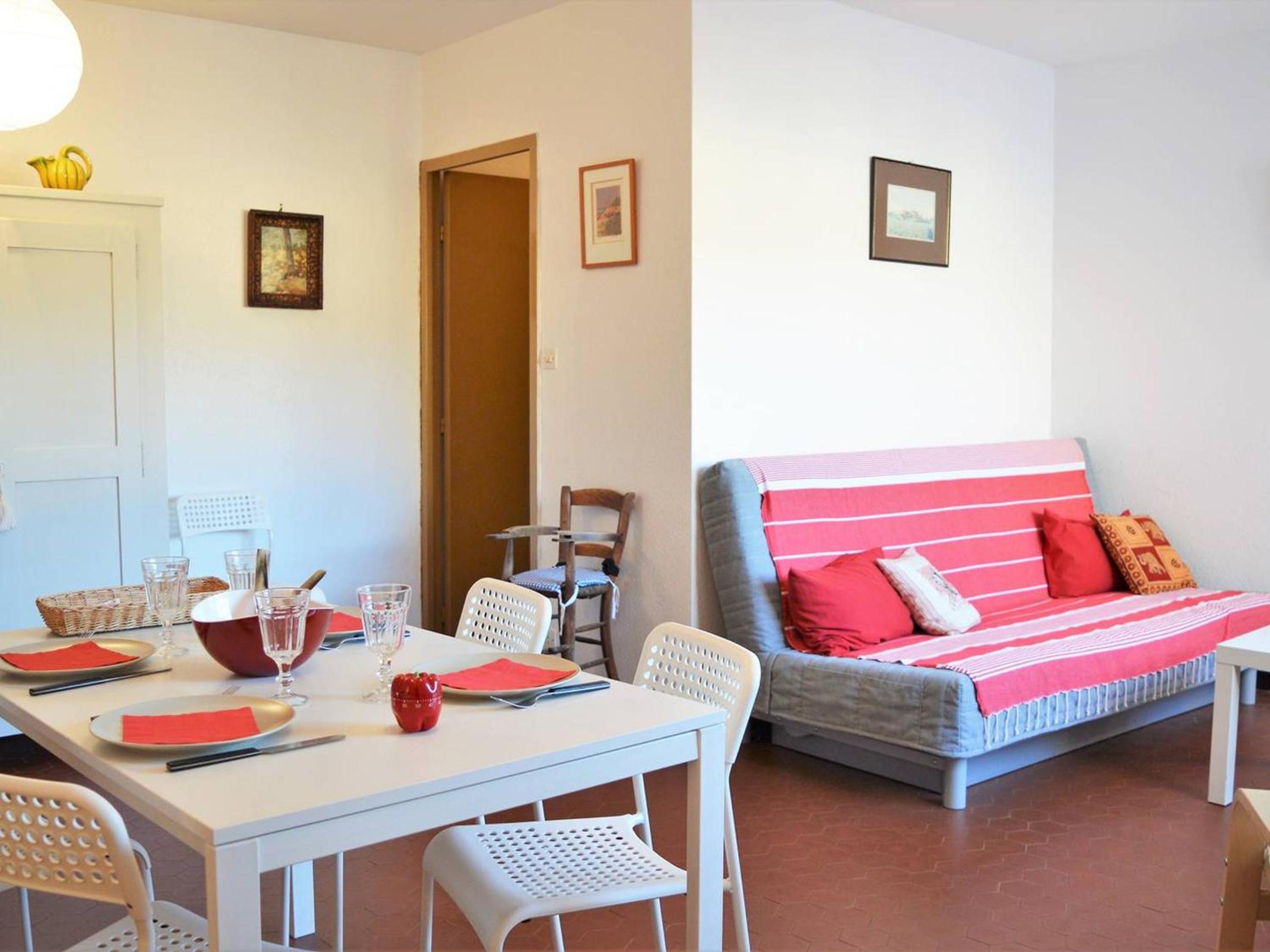 Appartement 2 pièces avec piscine et parking à 2 pas de la plage au Lavandou - FR-1-251-384 Images