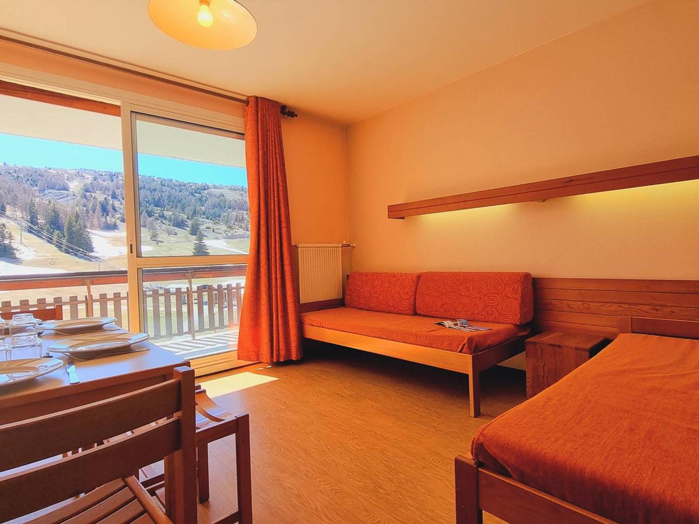 Studio cosy à SuperDévoluy - 4 pers, 2 couchages, Wifi gratuit, proche pistes et commerces - FR-1-525-185 Images
