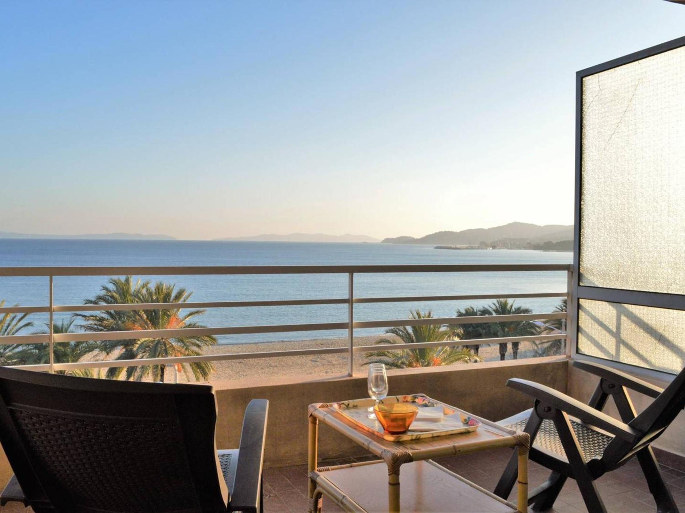 Appartement T2 climatisé, terrasse, plage à 3 couchages - FR-1-251-379 Images