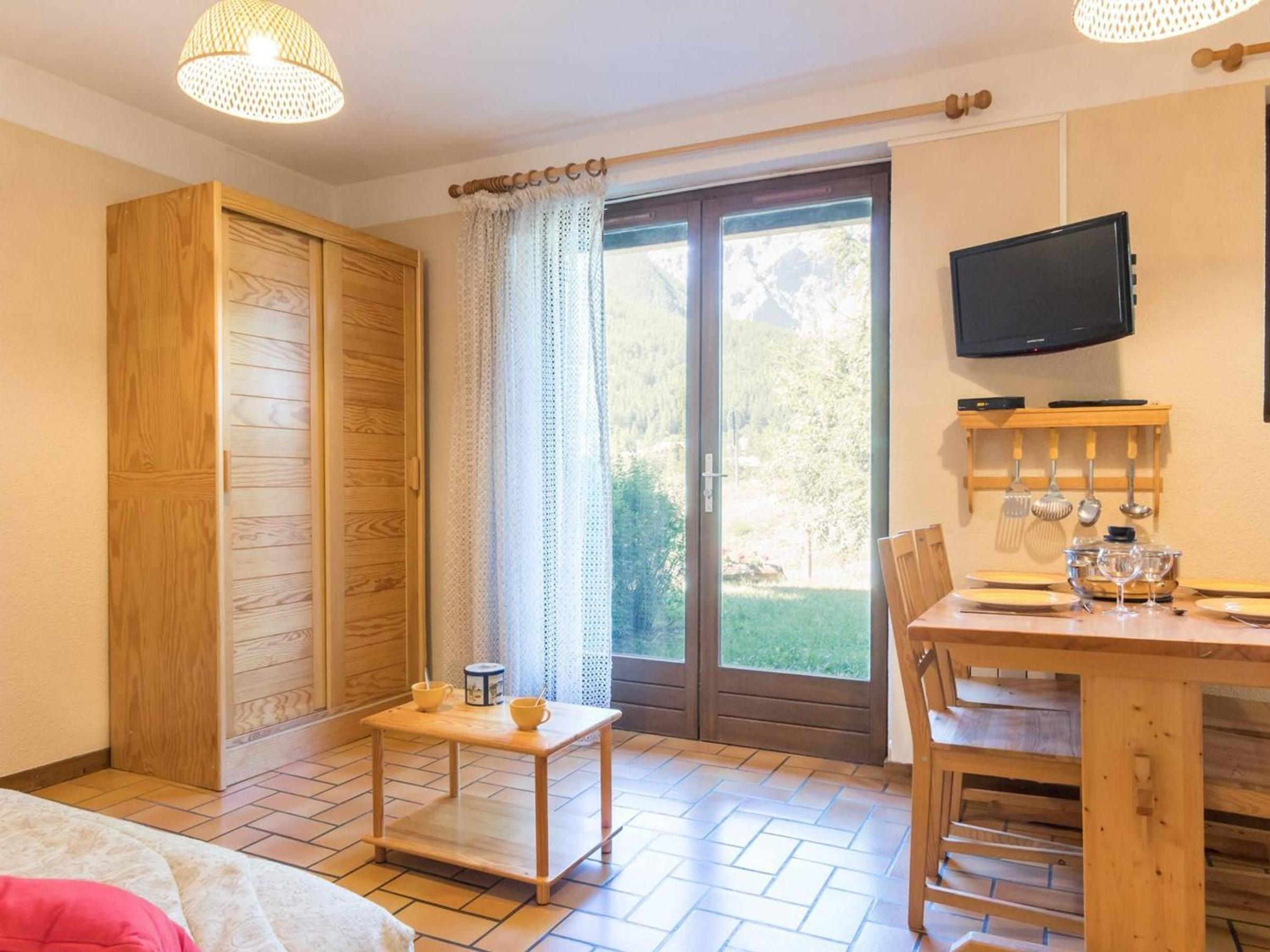 Charmant studio cabine avec jardin privatif, près des pistes, 4 couchages, Le Monêtier-les-Bains - FR-1-330F-52 Images