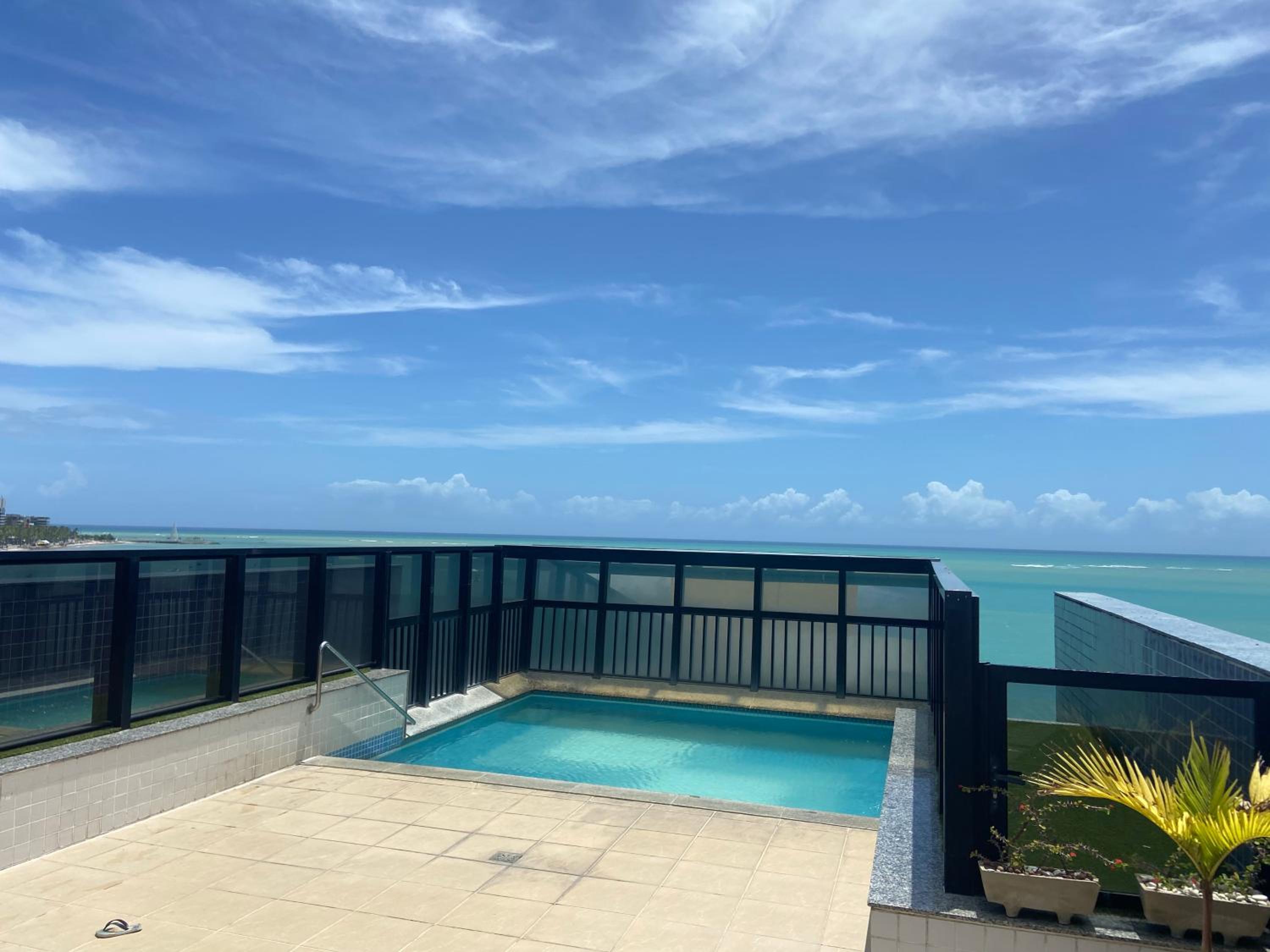 Apart na Pajuçara em frente as piscinas naturais Images