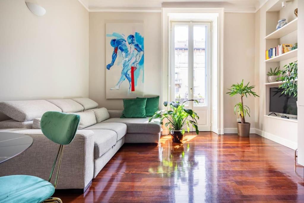Peaceful apartment in Porta Venezia Images