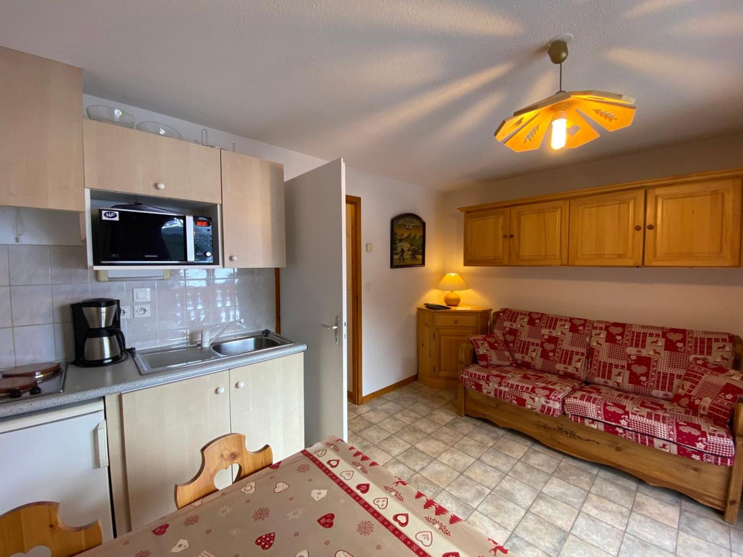 Mignon studio proche centre de Châtel avec Multi Pass à 3€/jour/personne! - FR-1-693-78 Images