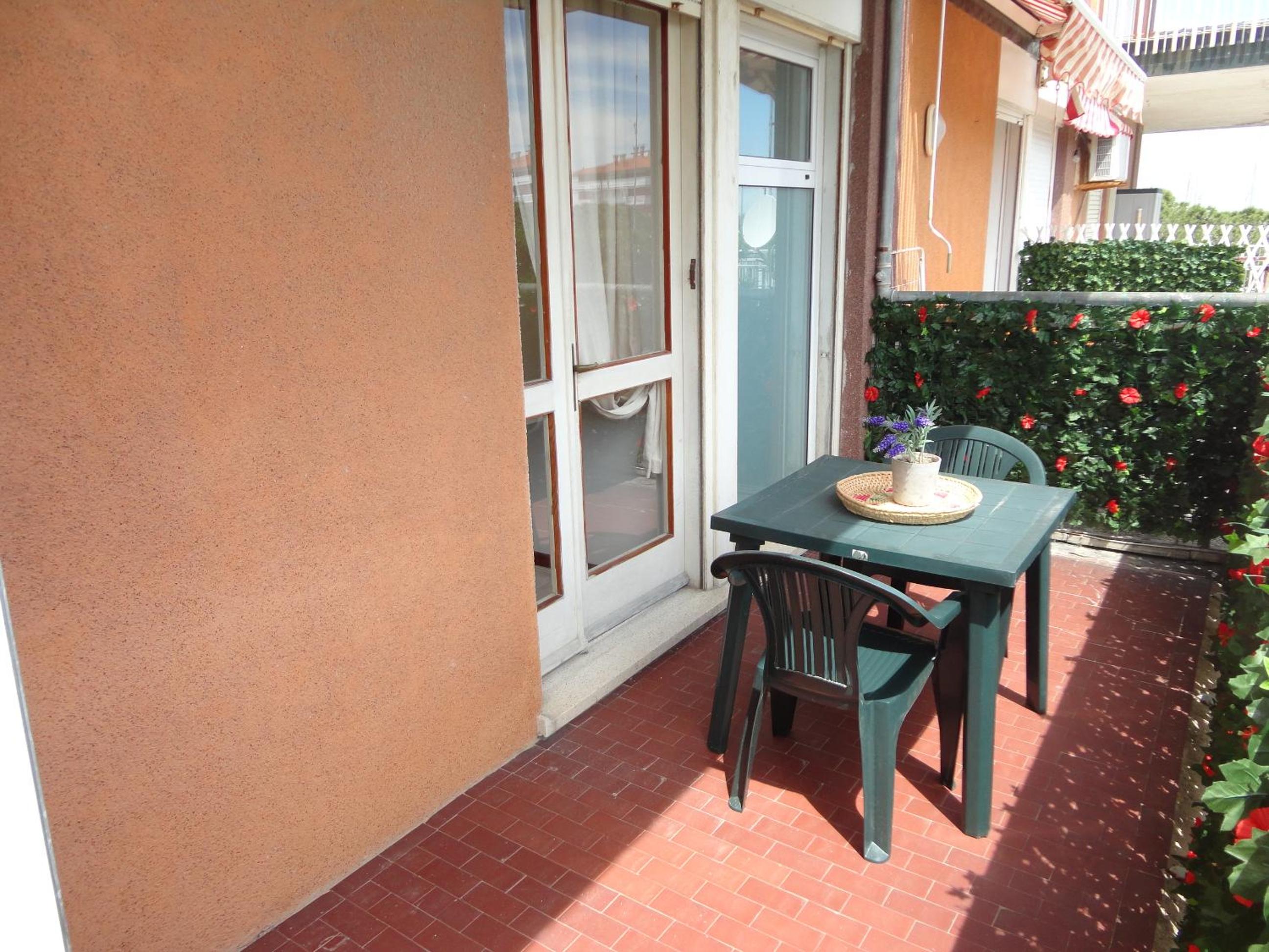 Great studio close to the sea with lovely balcony Images