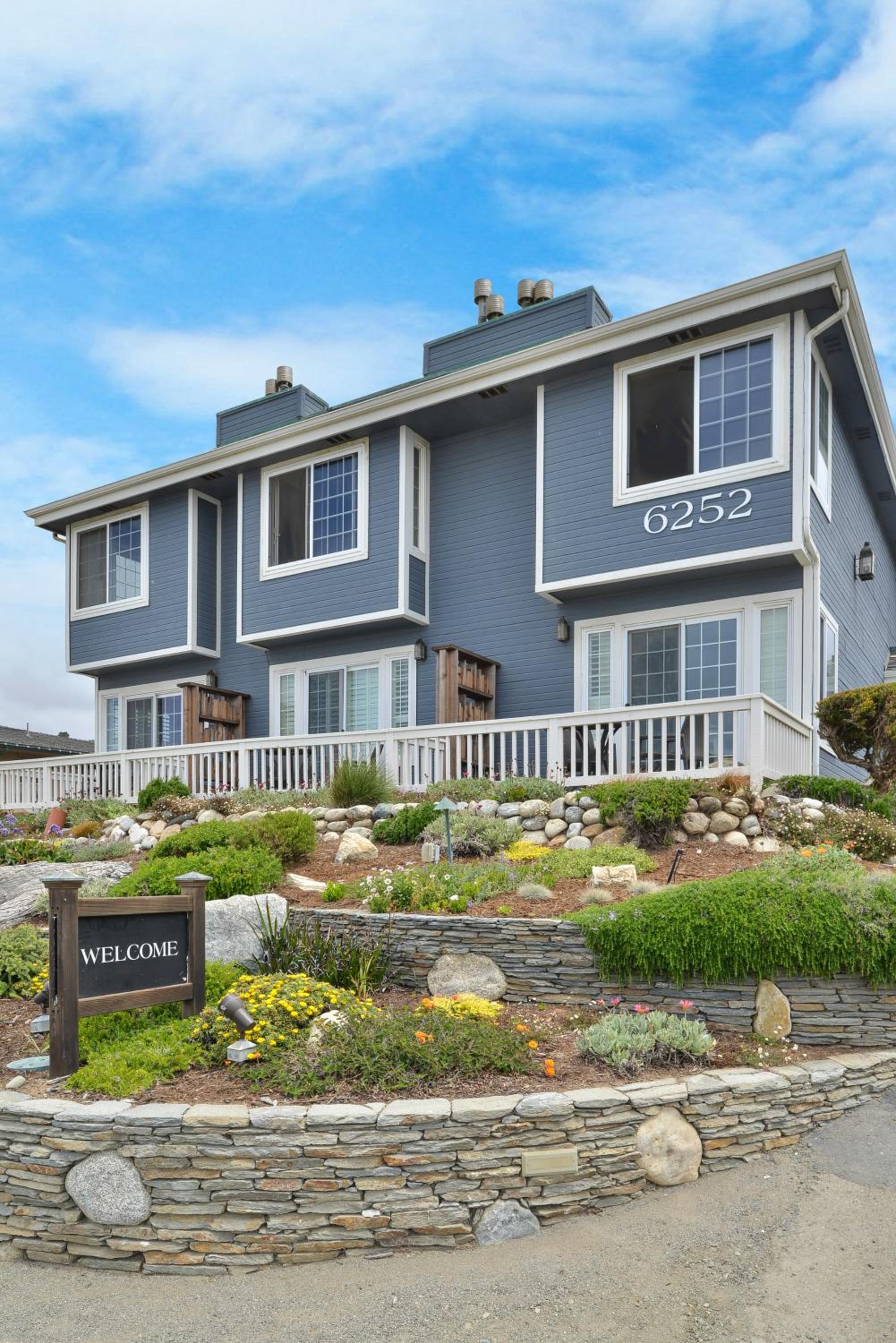 Sand Pebbles Inn Images