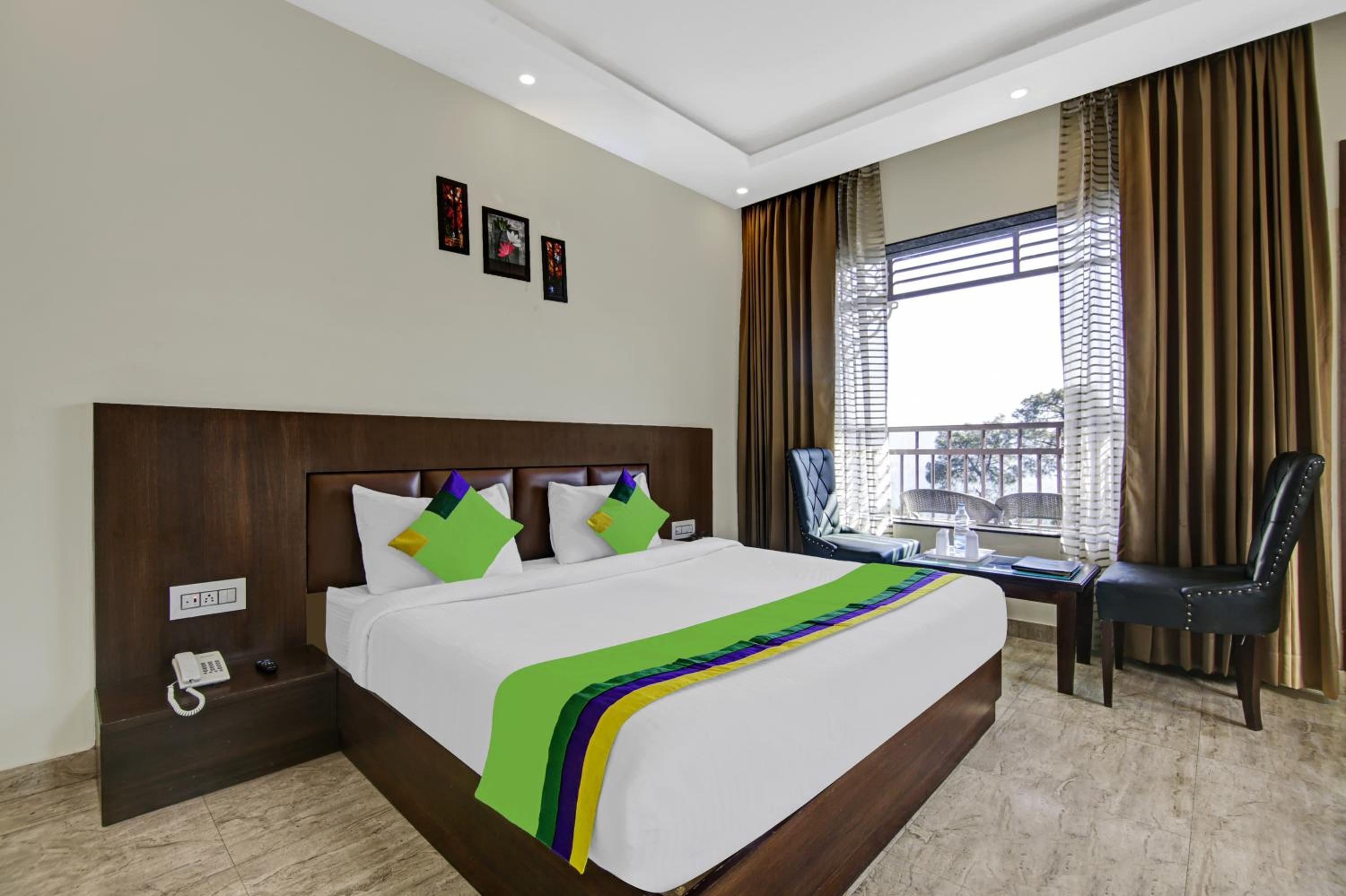 Hotel Crosswinds West