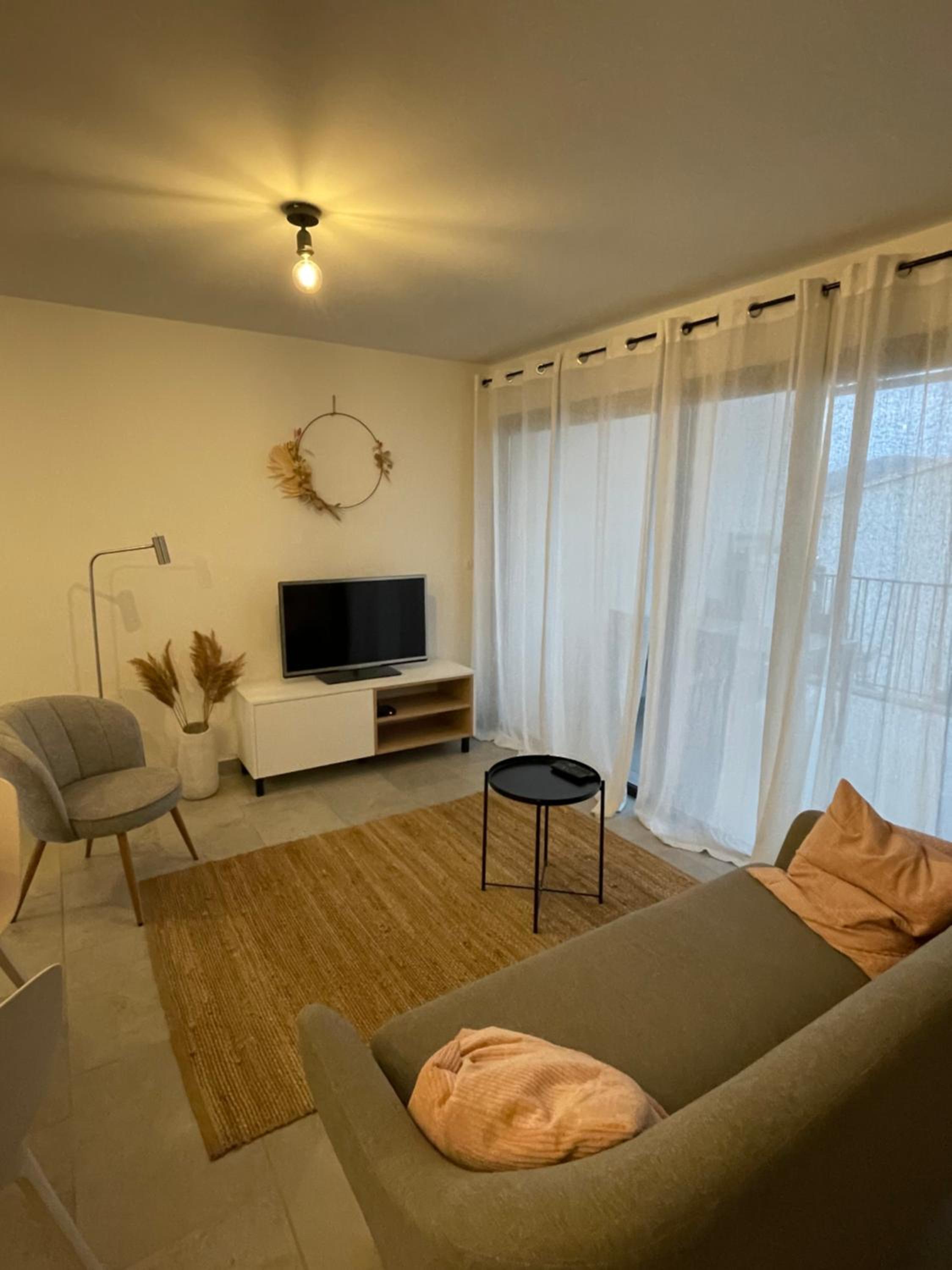 Les Cyclistes : appartement Vintoux Images