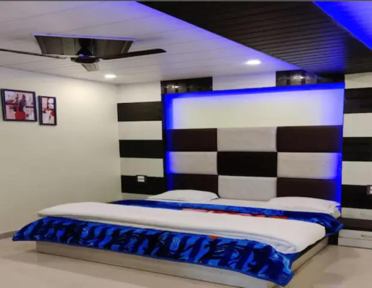 Oak wood Homestay Banikhet Images