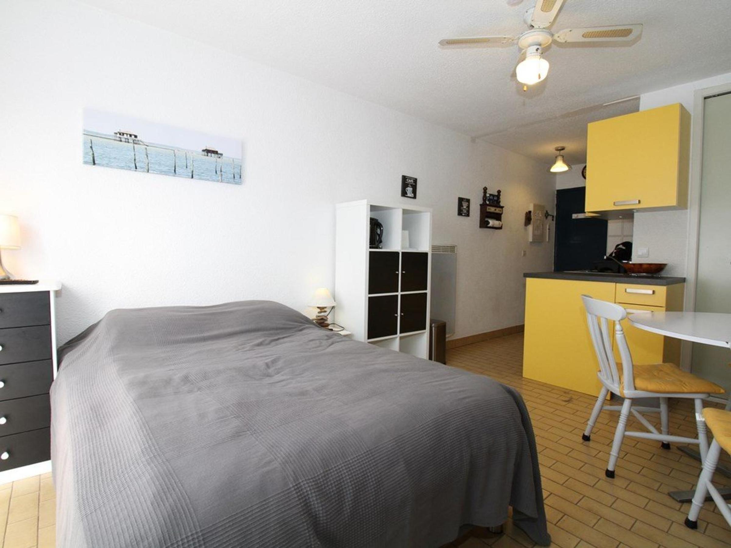Studio 2* avec Balcon, Parking et Proche Thermes - Balaruc-les-Bains - FR-1-553-100 Images