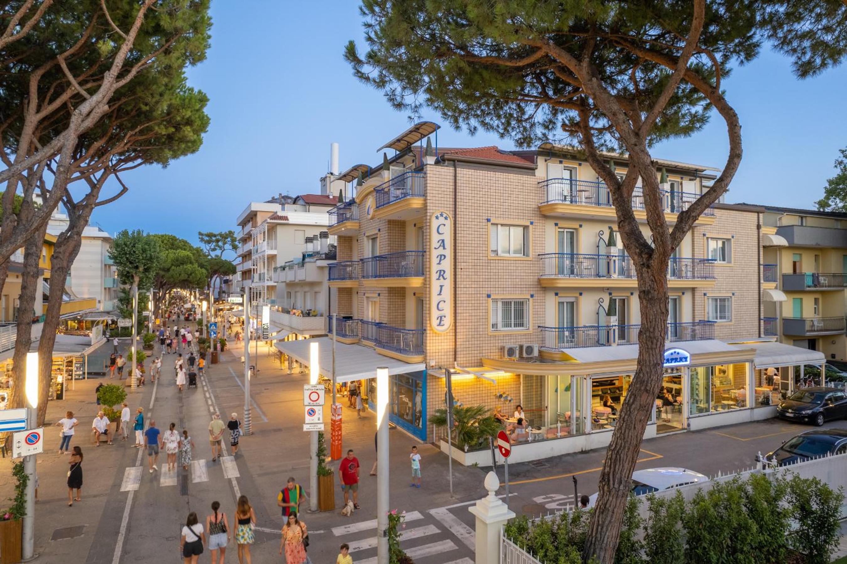 Hotel Caprice - in centro a Riccione Images