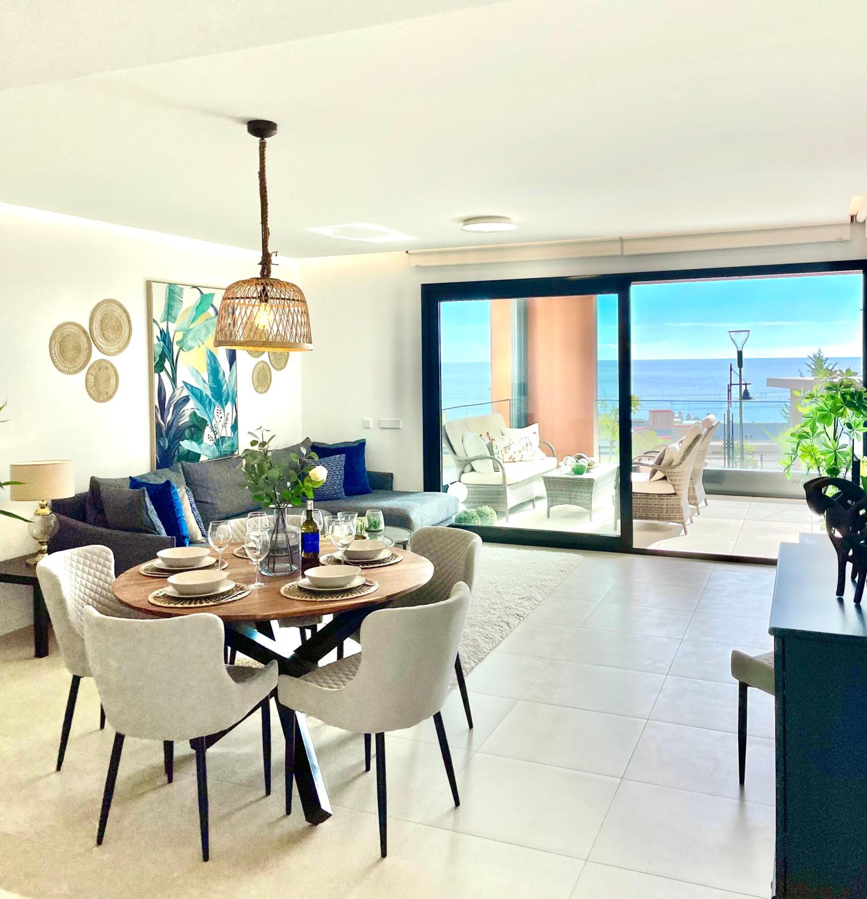Luxury 3 Bedroom Apartment 300m from the Beach Images