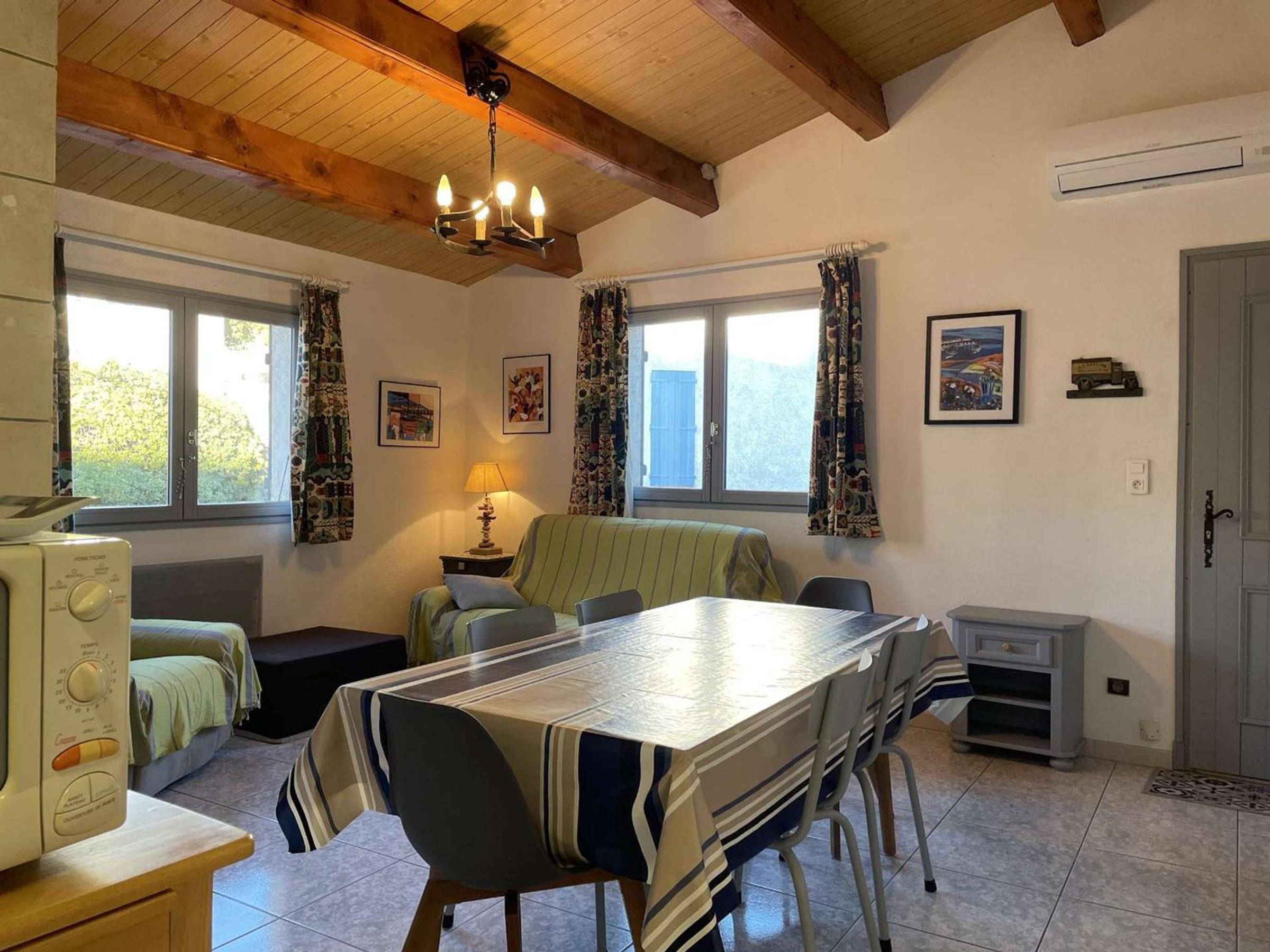Appartement 2 pièces avec terrasse, proche port et plage, climatisé, 4 couchages, classé 3 étoiles - FR-1-225C-112 Images