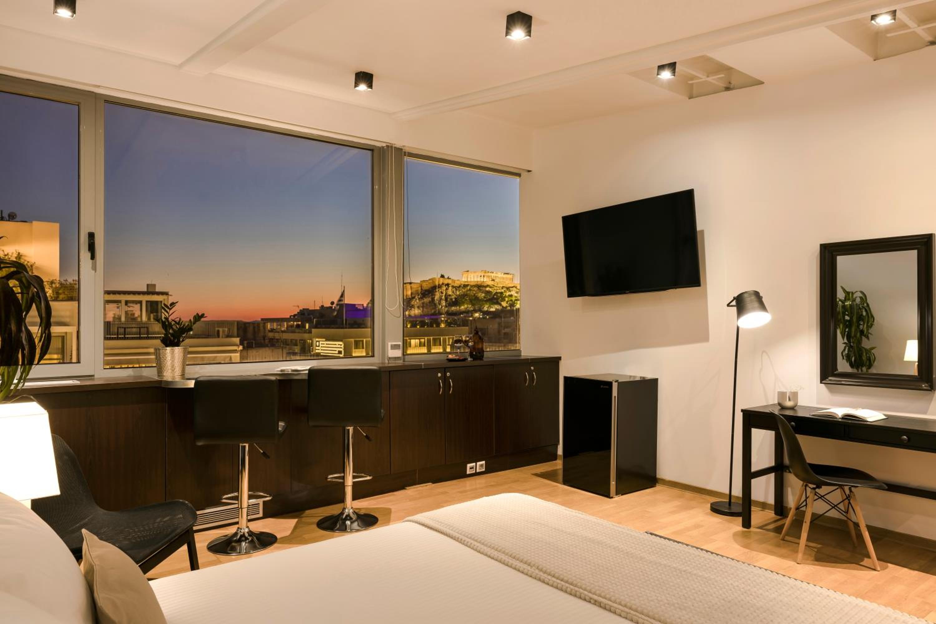 Acropolis Suites Troulanda