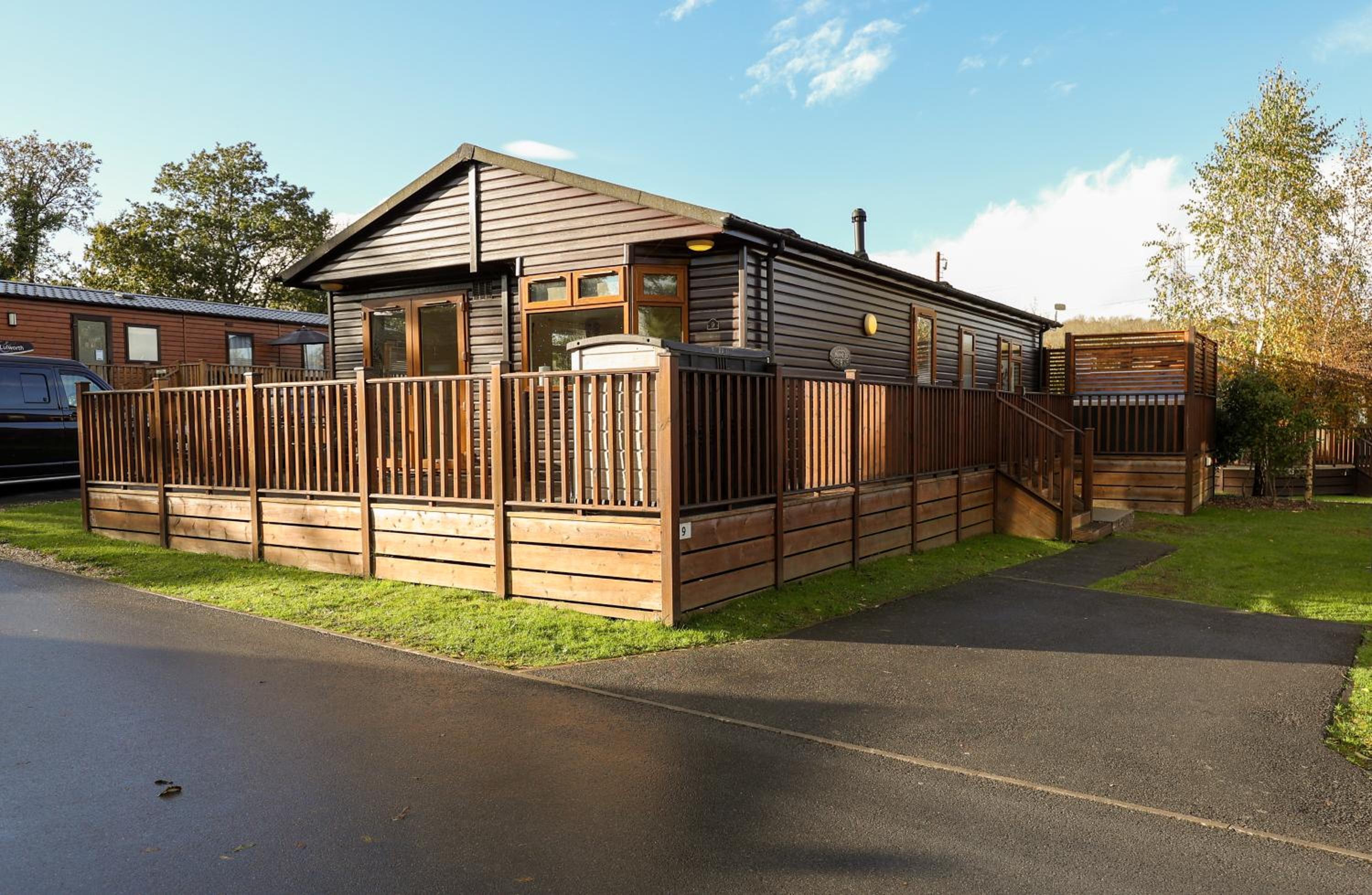 Charming Hazel Lodge - Relaxing Devon Getaway Images