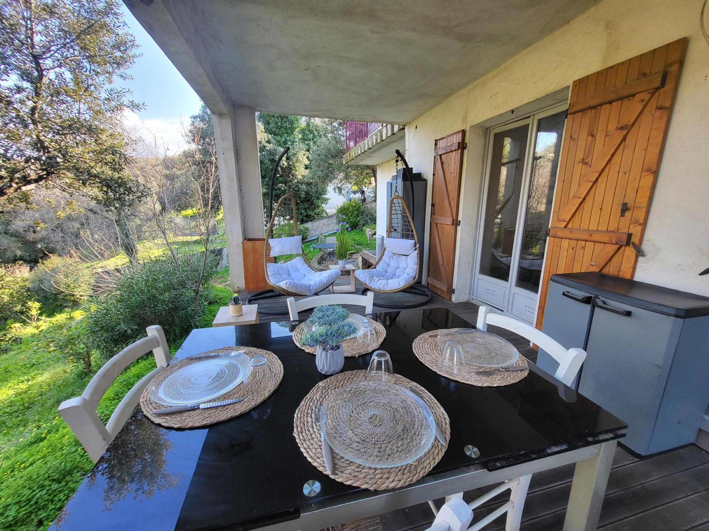 Nouveau bas de villa, confort et détente Images
