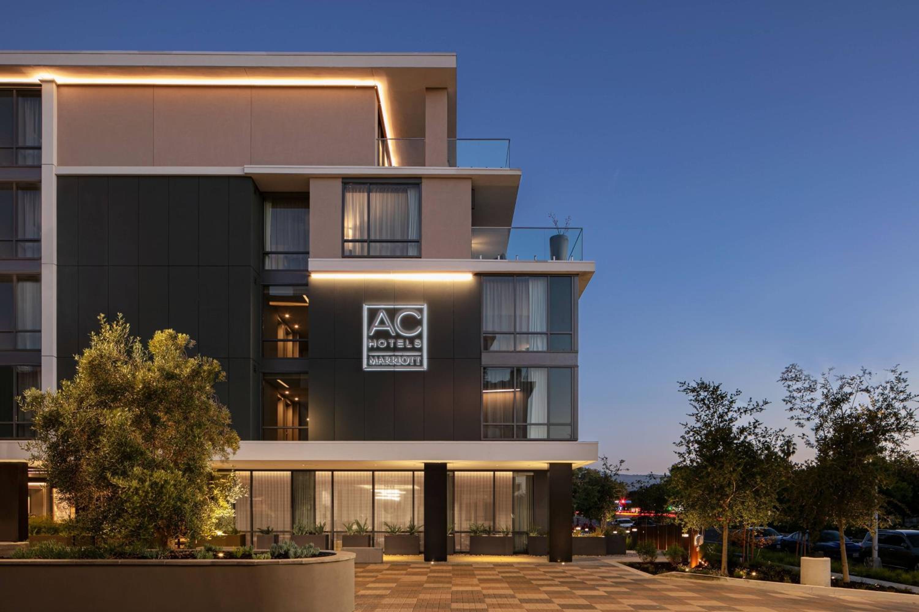 AC Hotel by Marriott Palo Alto Images