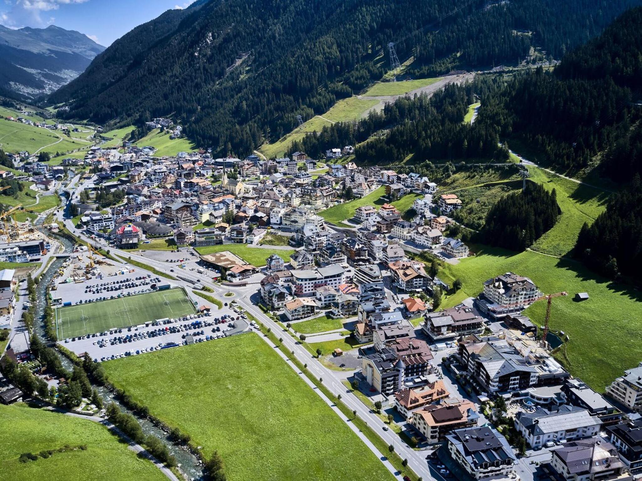 Apartment in Ischgl overlooking the mountains Images