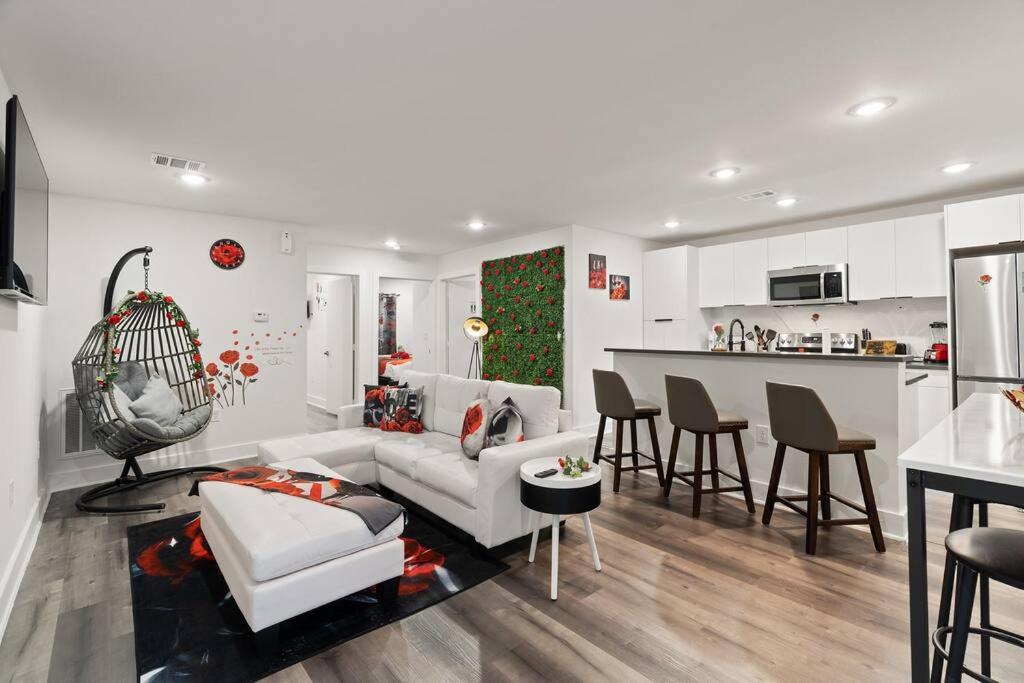Roseate 2BR Downtown Images