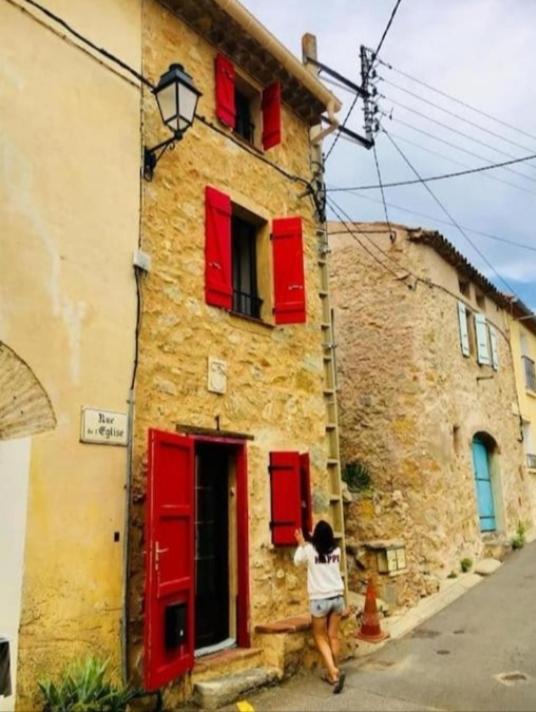 Jolie maison village 4 couchages &Terrasse à Fitou Images