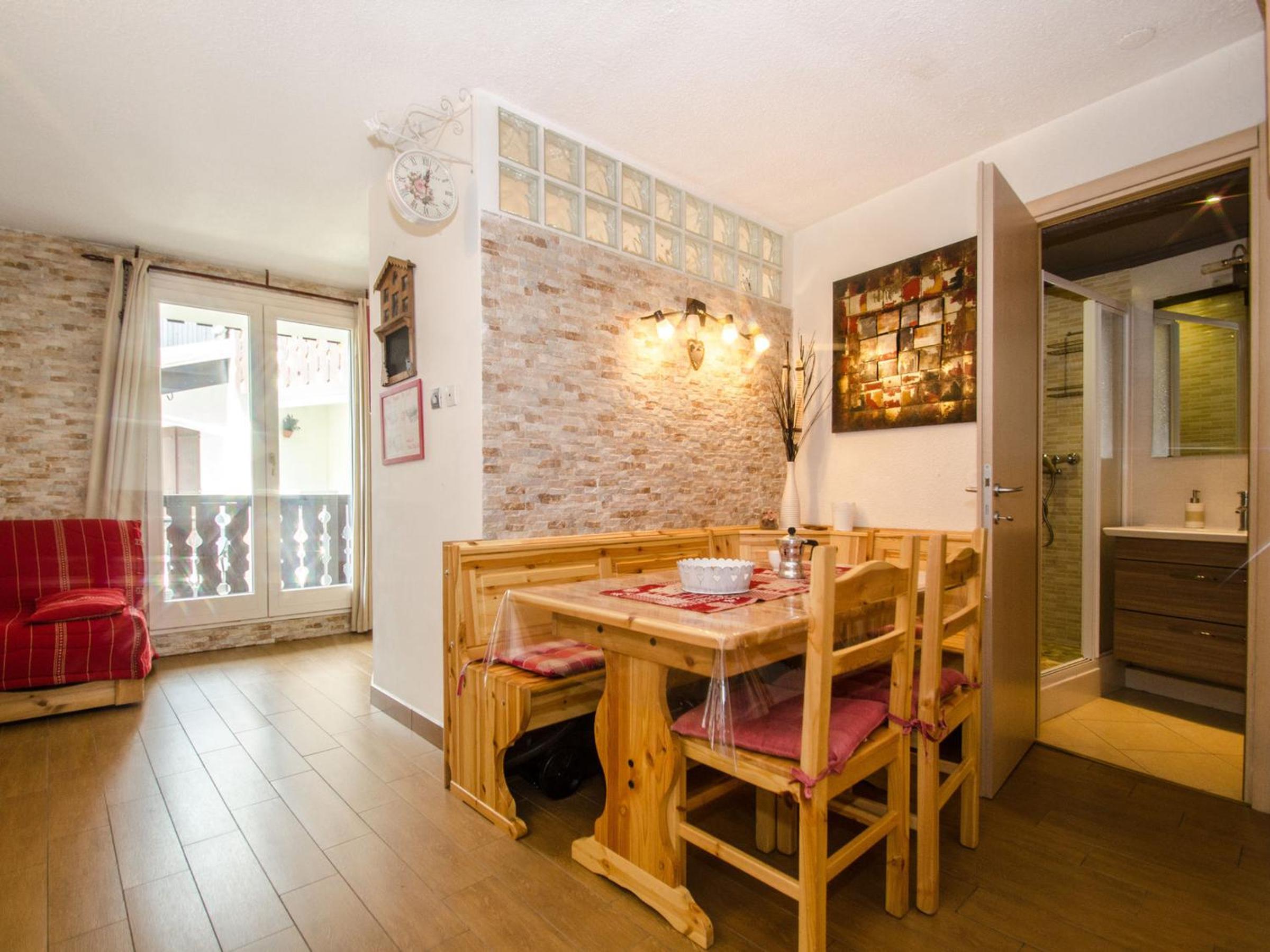 Studio cosy à Chamonix Sud, proche centre, balcon, 4 pers, parking, WiFi - FR-1-343-235 Images