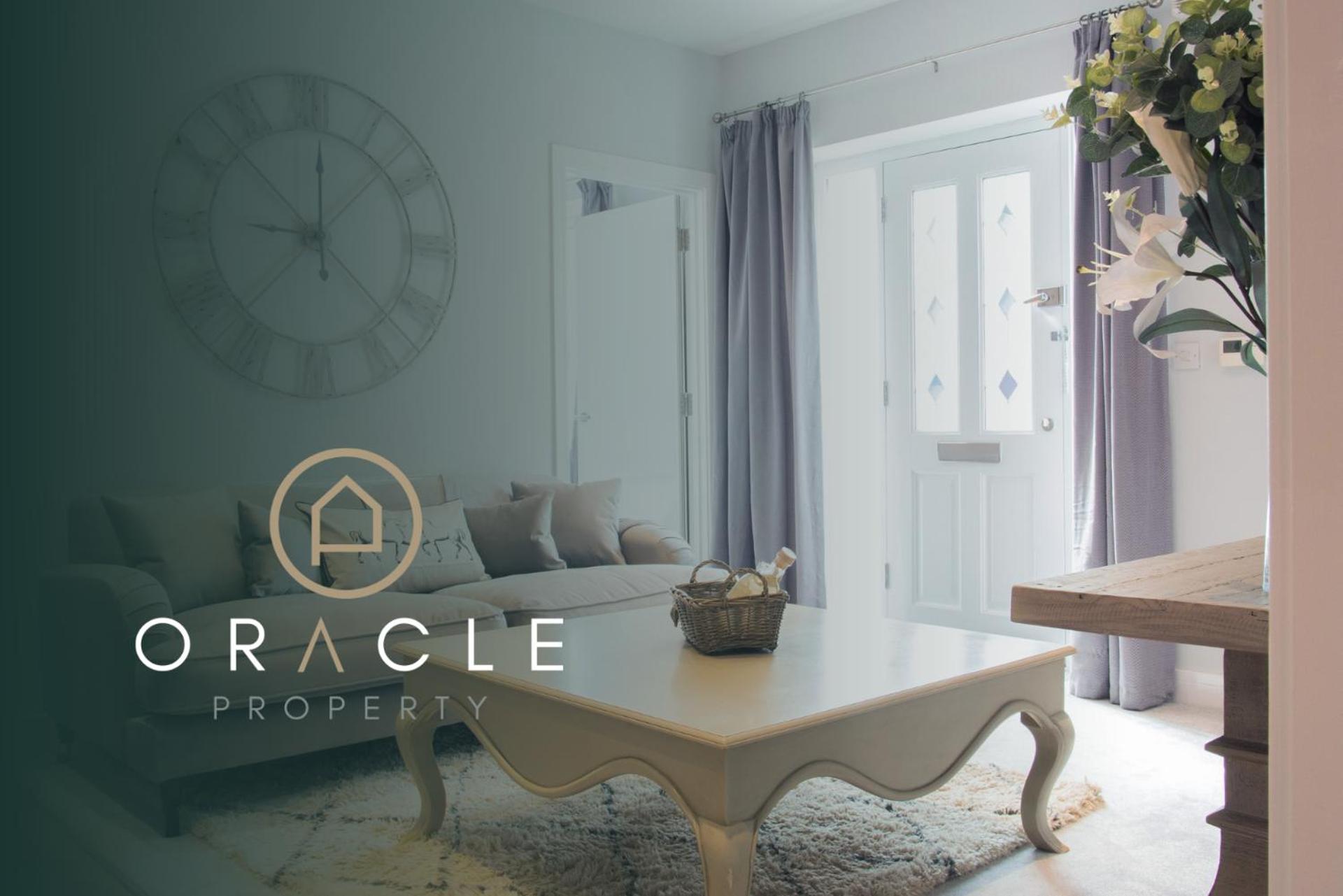 Modern Apartment with FREE Parking and WiFi Images