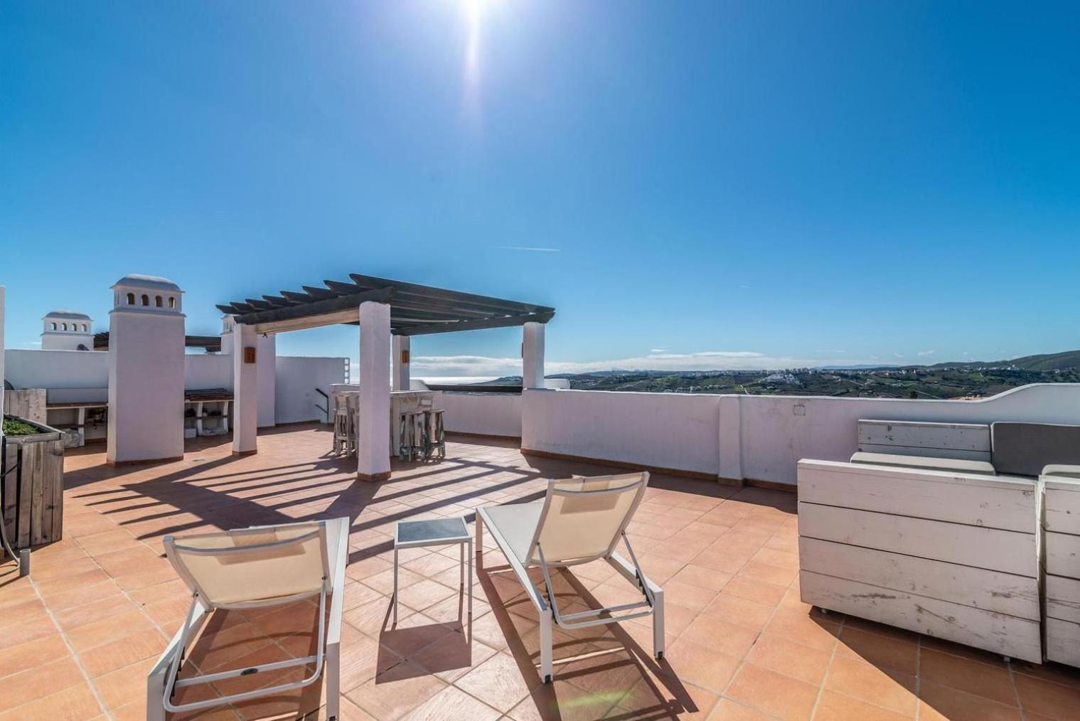 Casares Golf apt by Costarentals - Ref M10