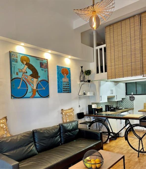 klimatyczny loft i egzotyczny basen Images