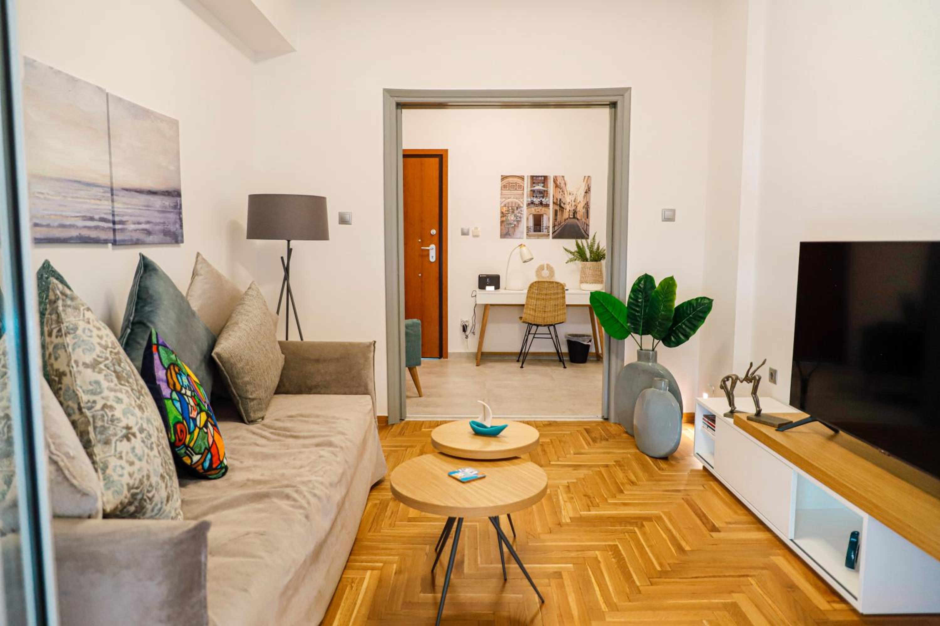Newly Renovated Apartment 7 min walk from Acropolis Images