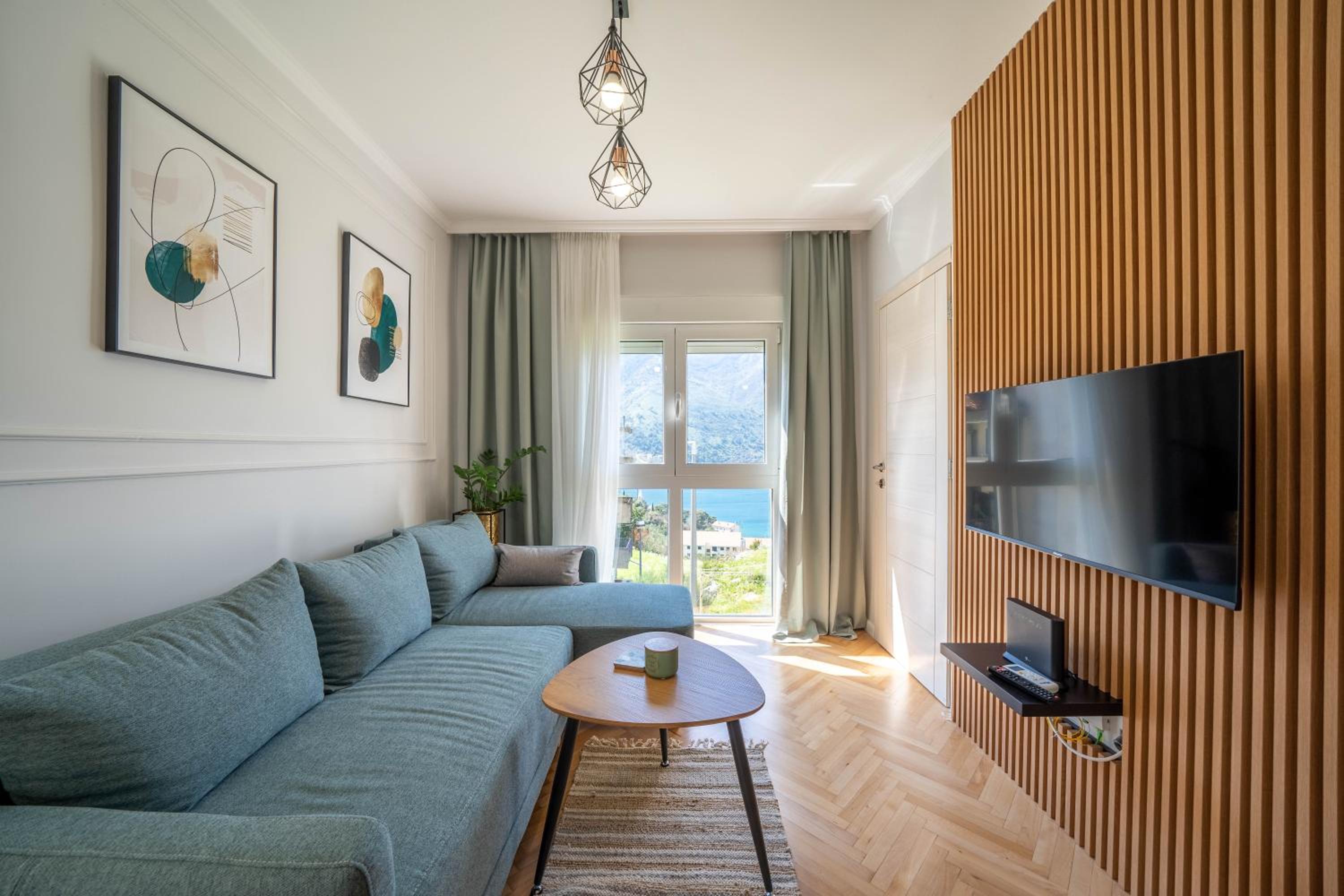 Luxury D&D Apartment Images