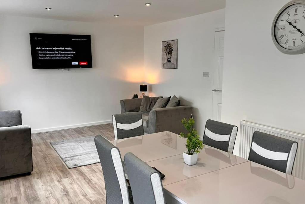 2 Bedroom Penthouse Liverpool Images