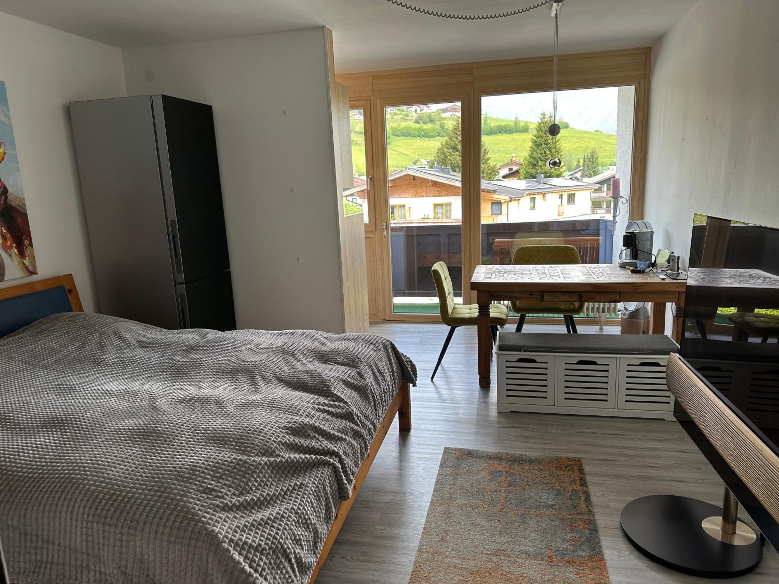 Romantic Mountains Apartment with Whirlpool Images