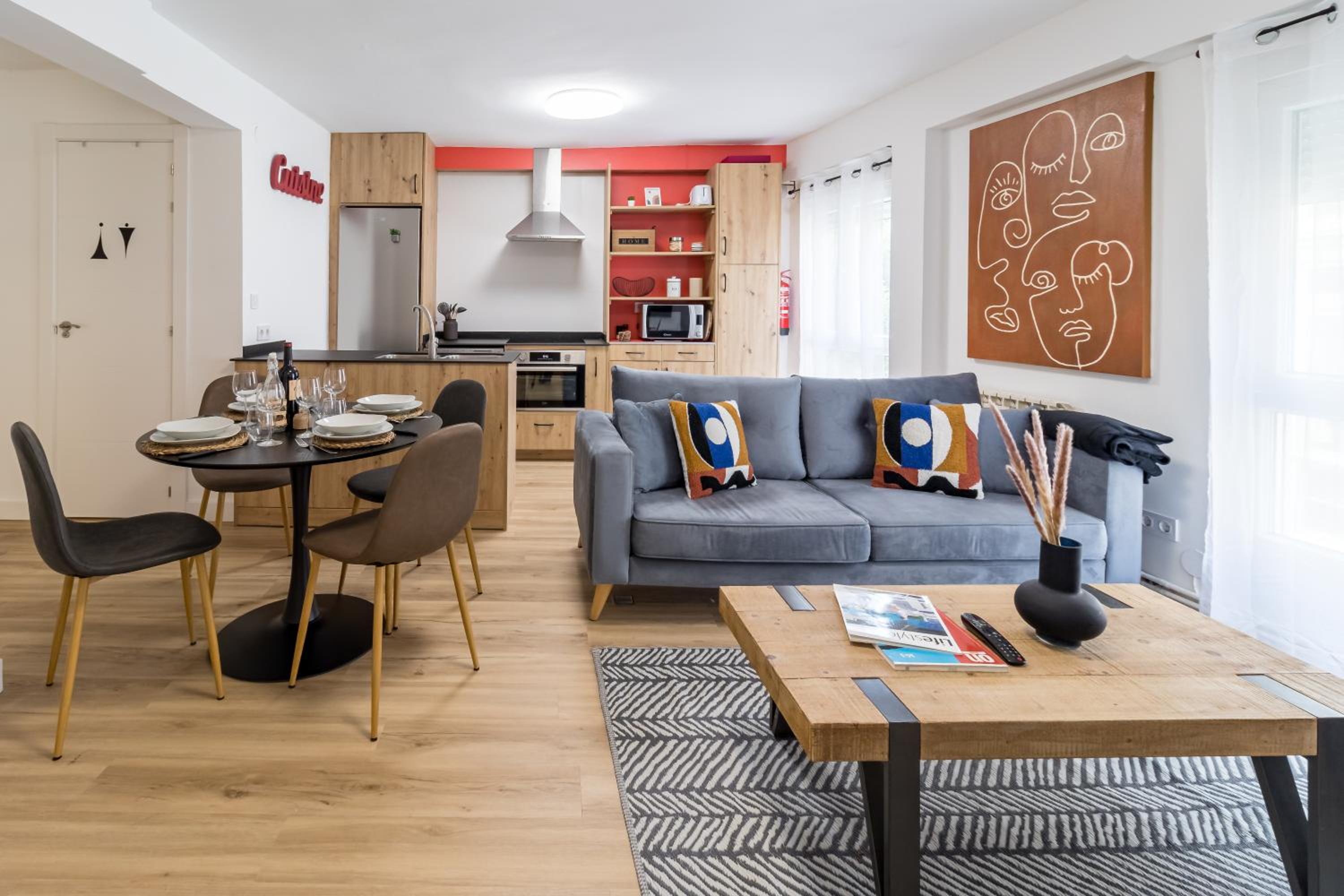 Apartamento recién reformado Plaza del Ayuntamiento Images