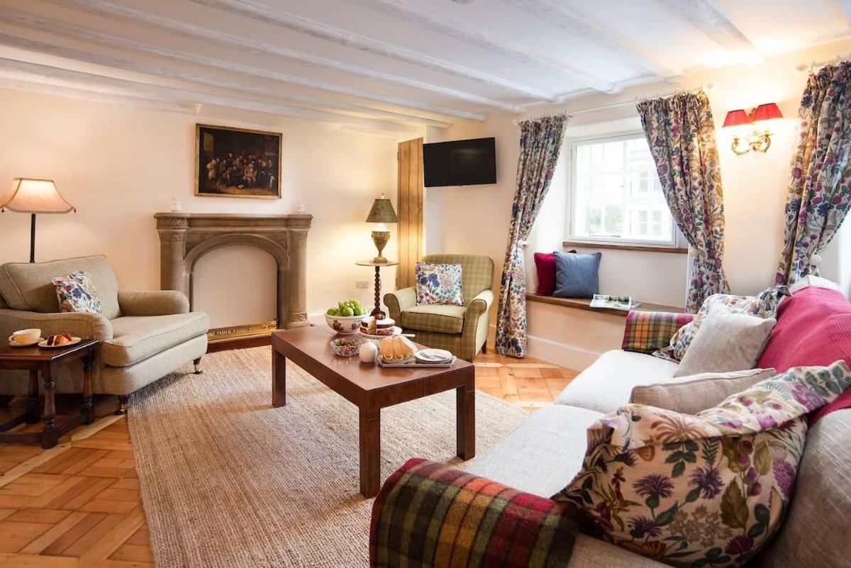 The Craftsman's Cottage Images