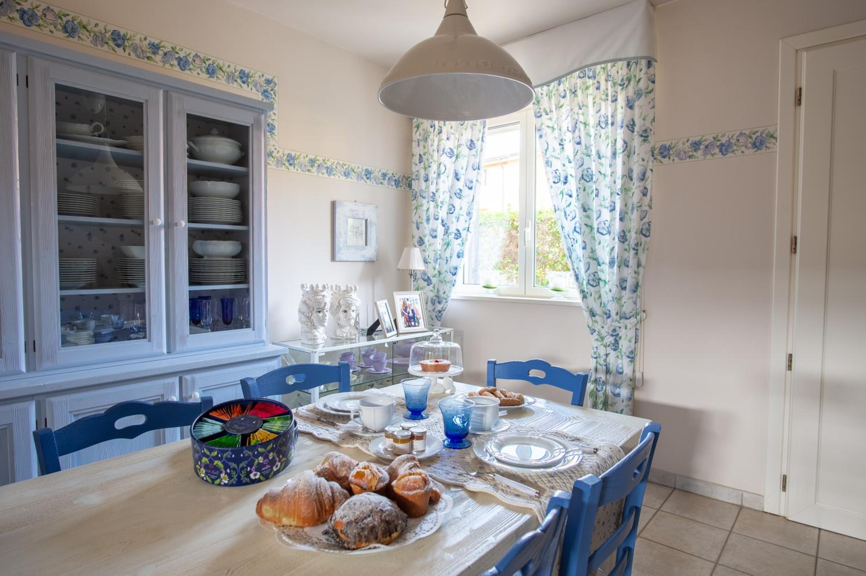 B&B at DurruEli's Images