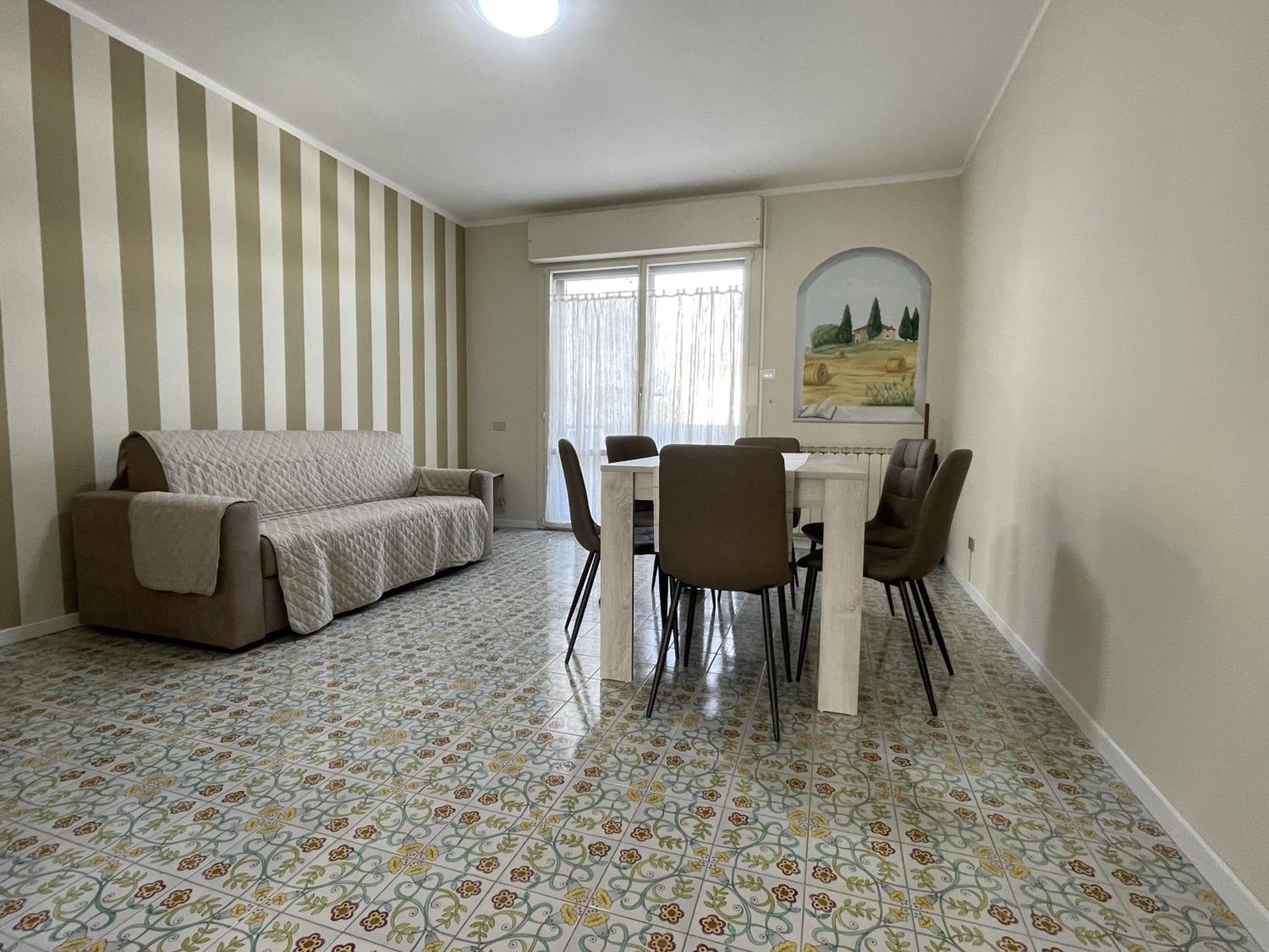 Stefano's Guests House: 2 bedrooms & parking in Viareggio Images